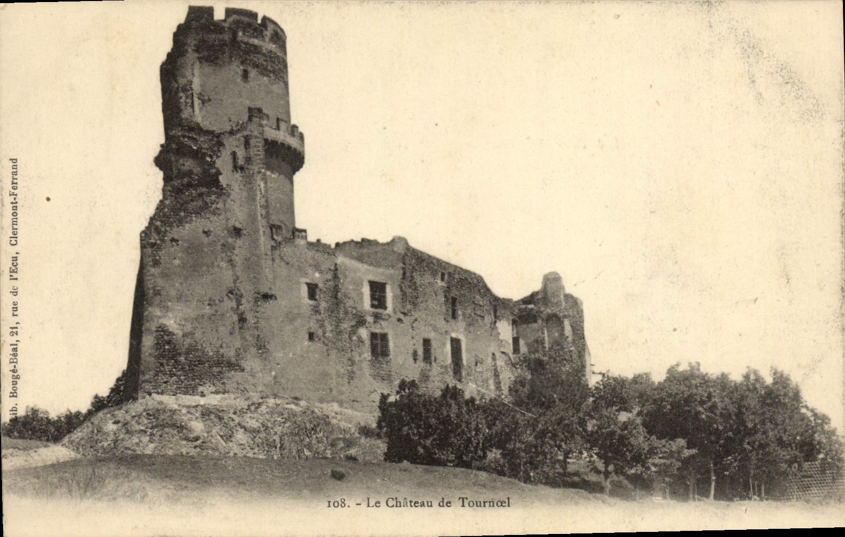 VINTAGE POSTCARD the Castle of Tournoel