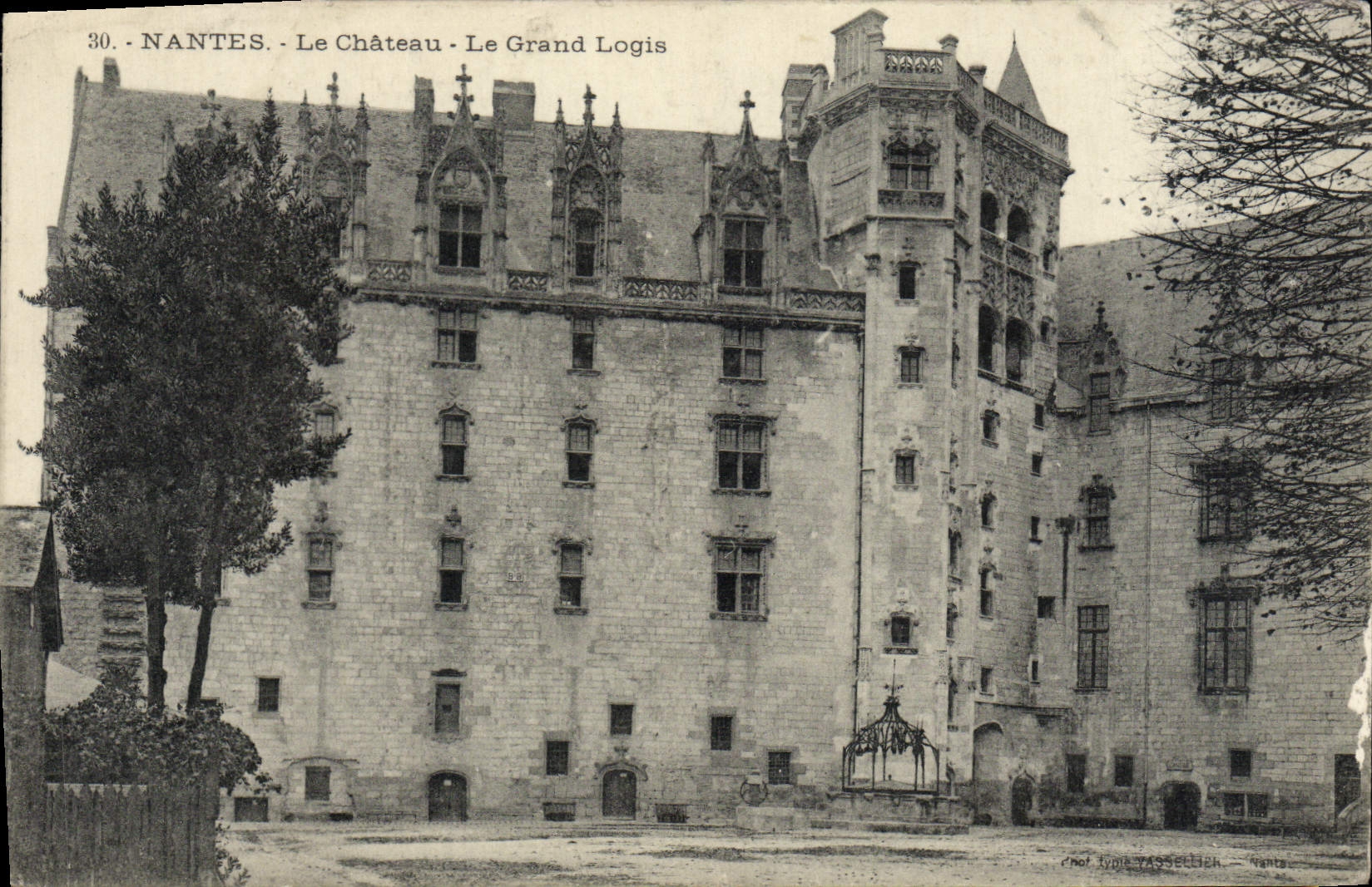 POSTAL Nantes de la VENDIMIA el castillo el hogar grande