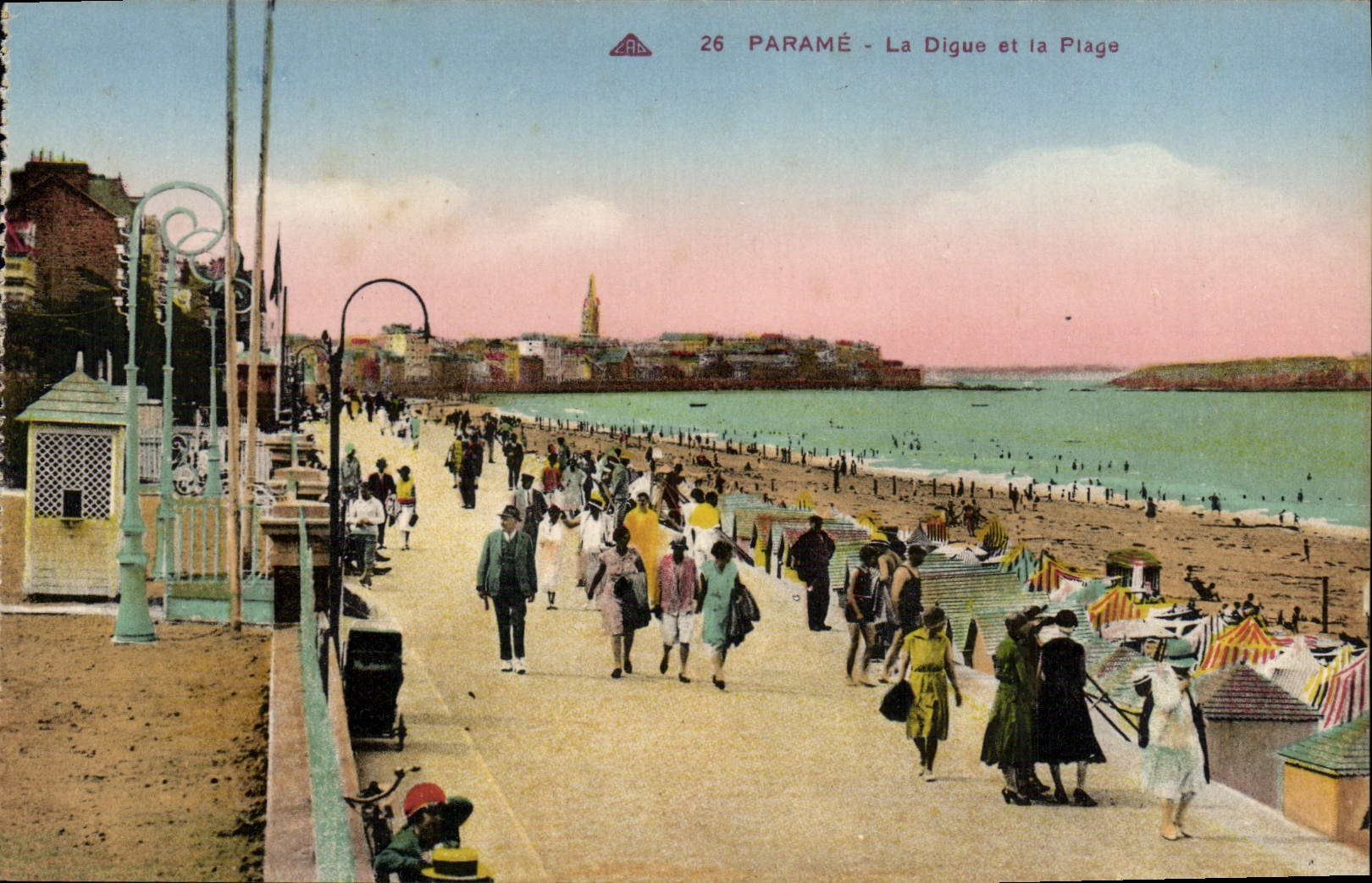 VINTAGE POSTCARD Parame the Dam and the Beach