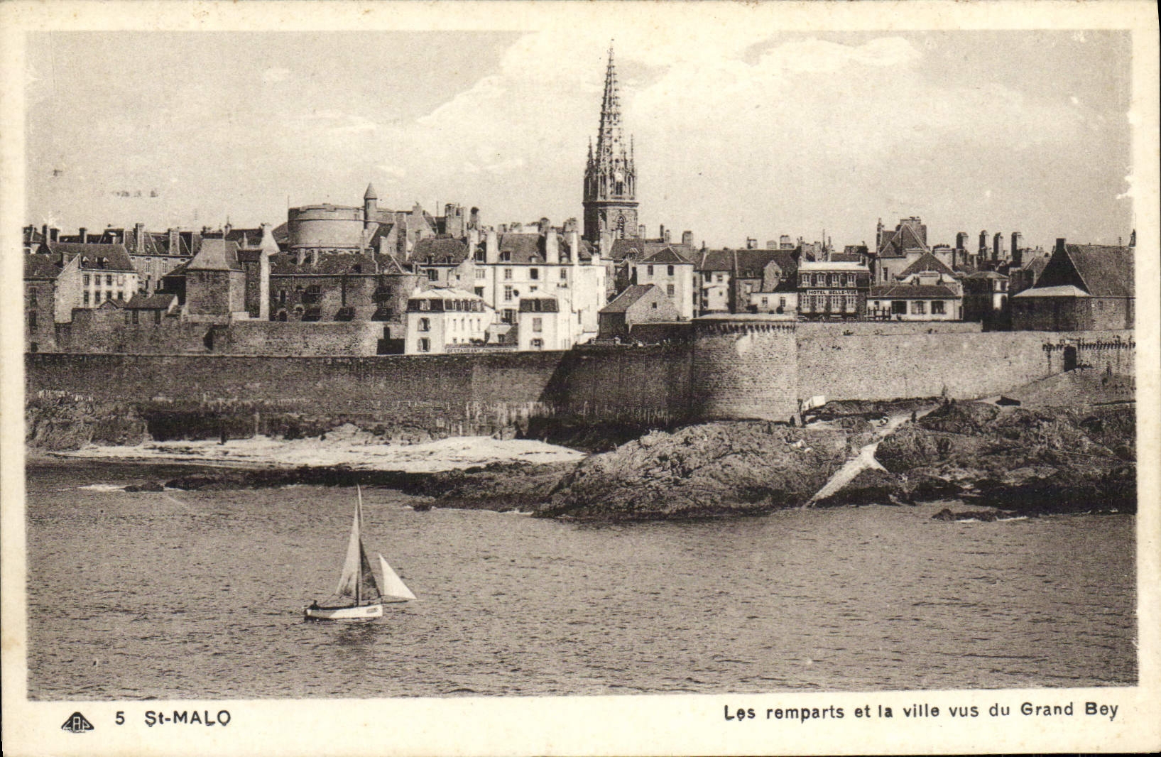 VINTAGE POSTCARD Holy Malo Walls and the City seen of the large Bey