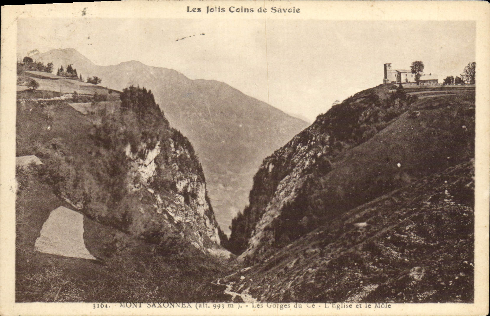 Catarata del montaje de Saxonnex de la POSTAL de la VENDIMIA de esta iglesia y del topo