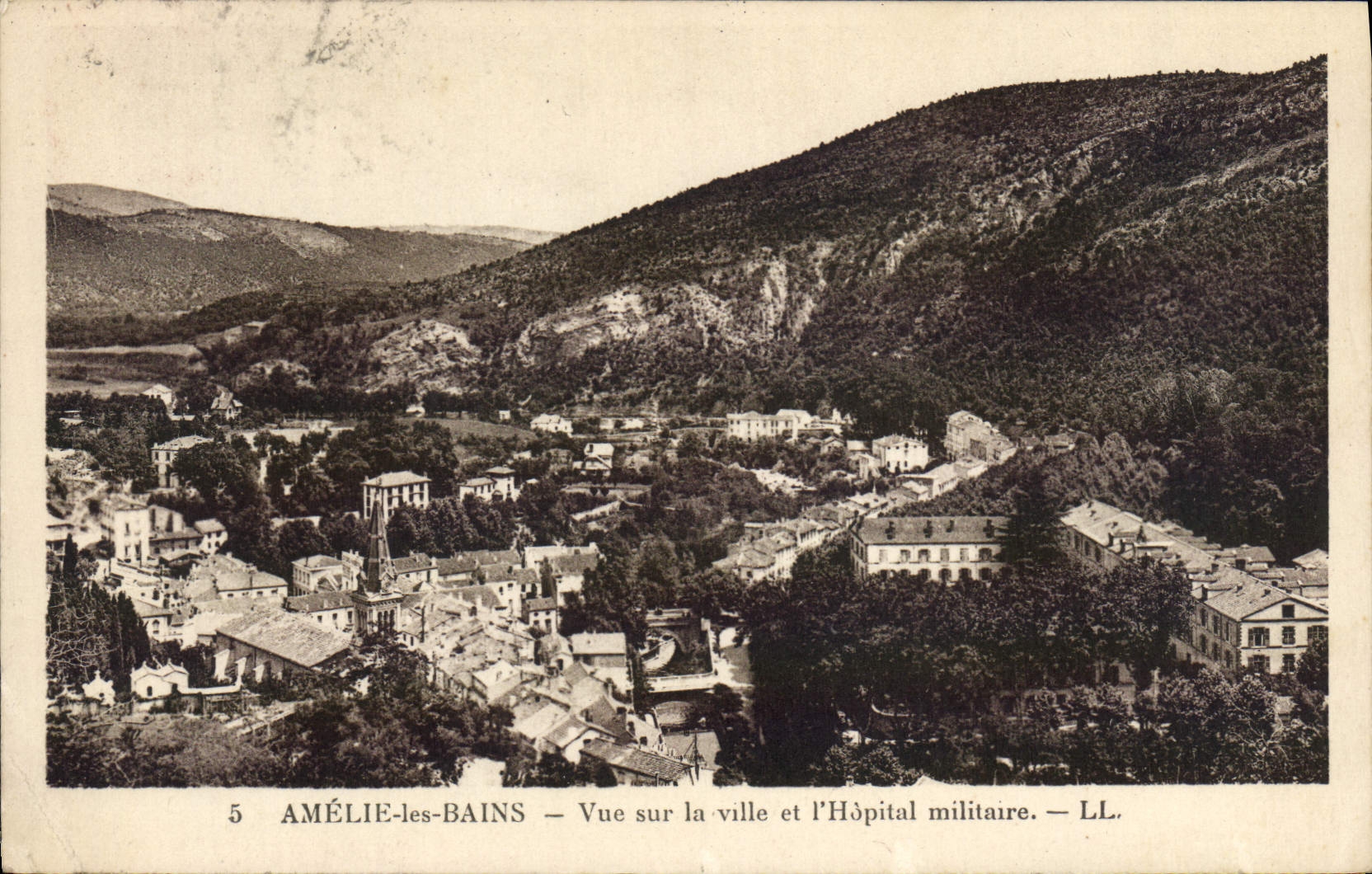 VINTAGE POSTCARD Amelie Les Bains Seen on the City and the Military hospital