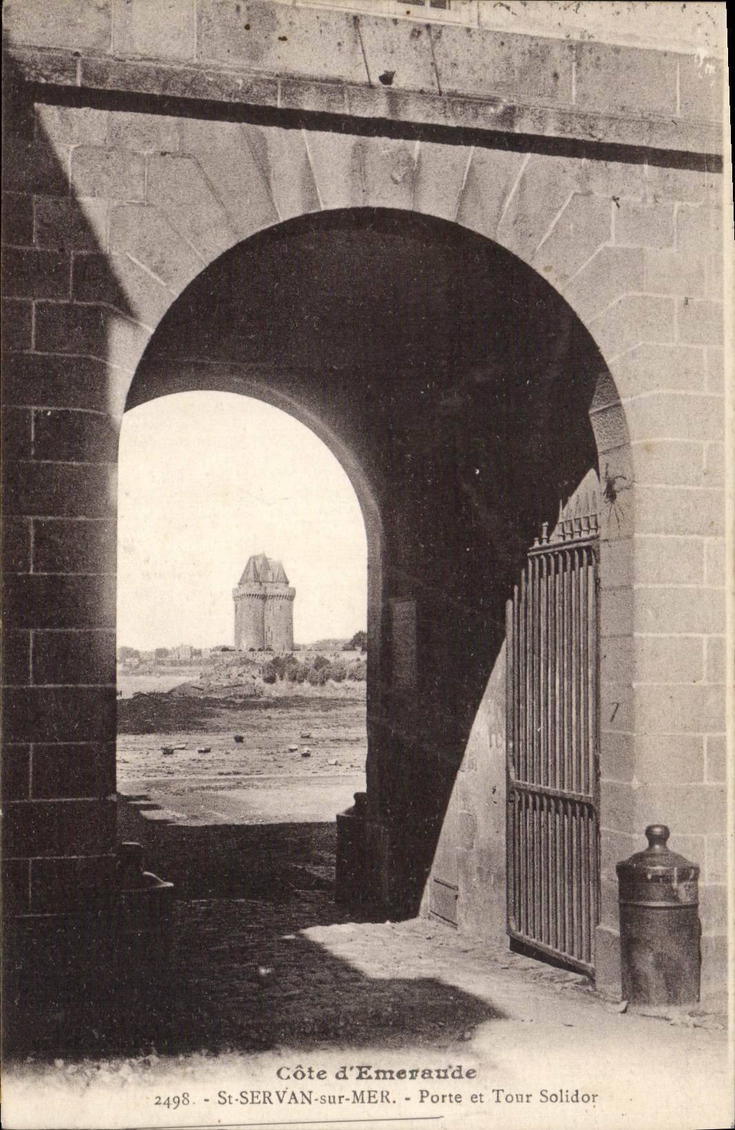 VINTAGE POSTCARD Saint Servan On Mer Carries and Solidor Turn