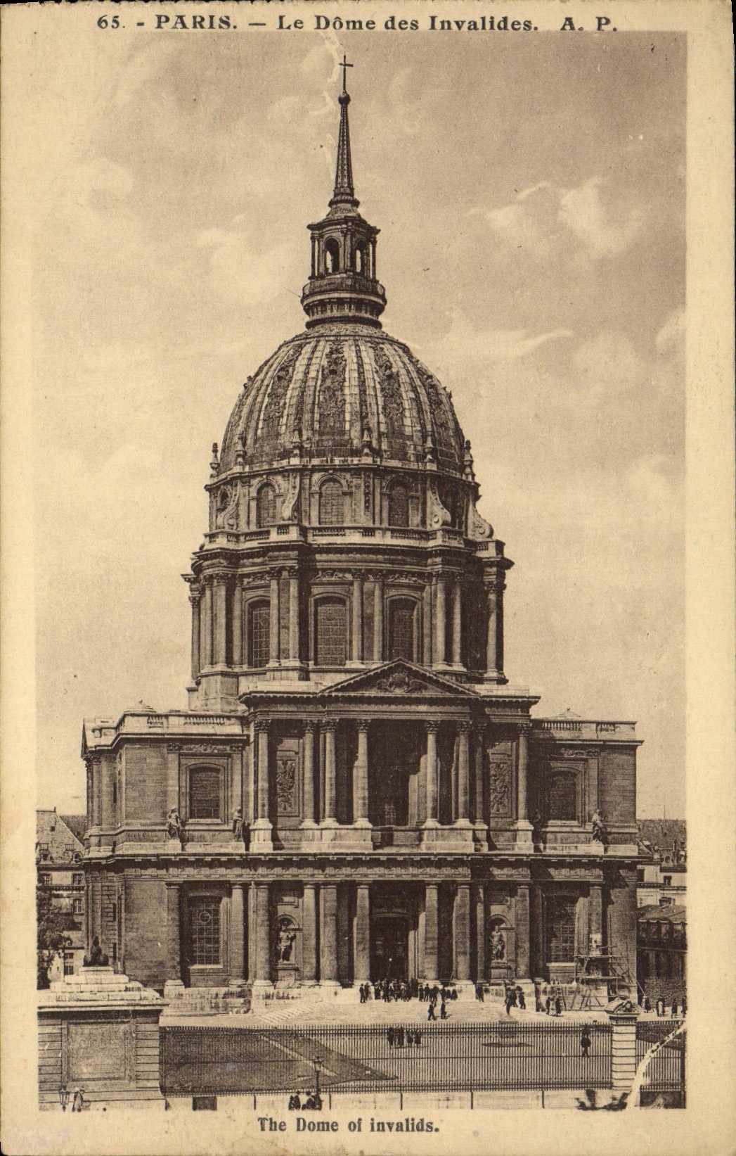 CPA Paris Le Dome des Invalides