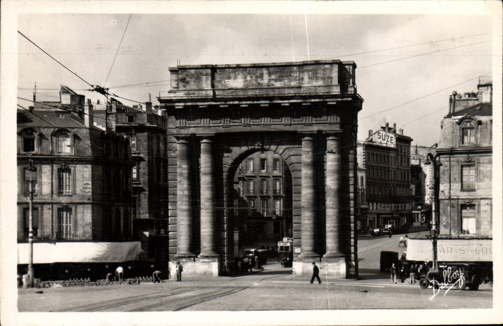 POSTAL MODERNA Burdeos la puerta de Borgoña