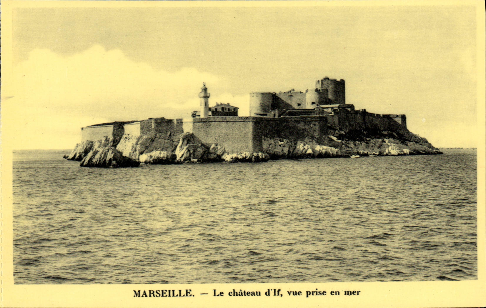 CPA Marseille Le chateau d'If vue prise en mer 
