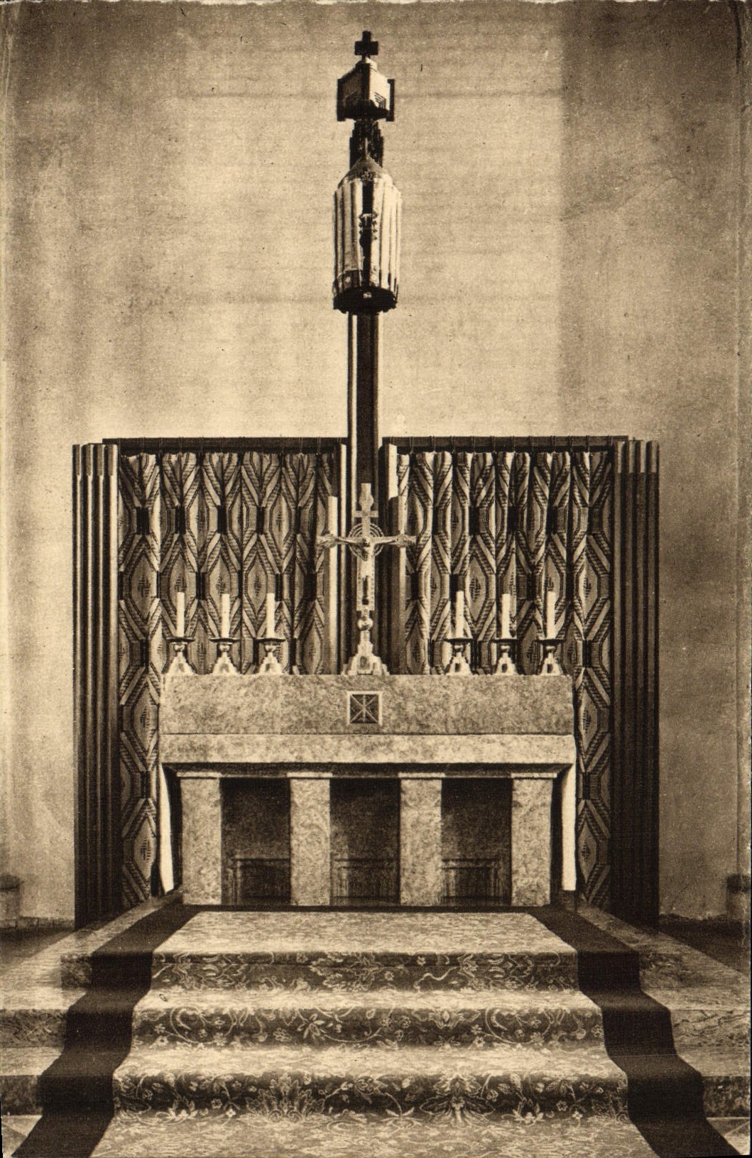 CPA Le Maitre Autel de l'Abbaye de Solesmes