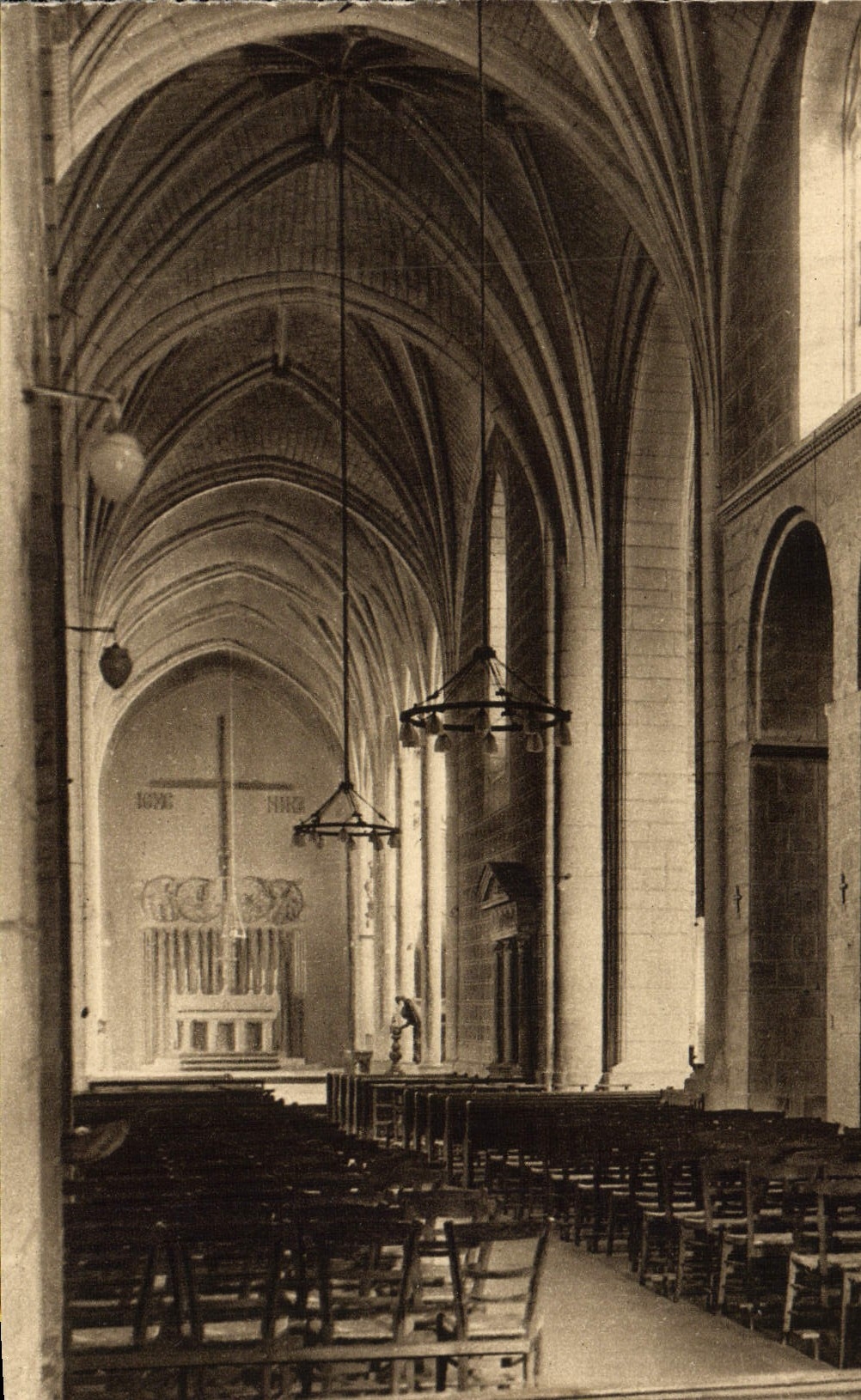 CPA Solesmes L'interieur de l'Eglise abbatiale