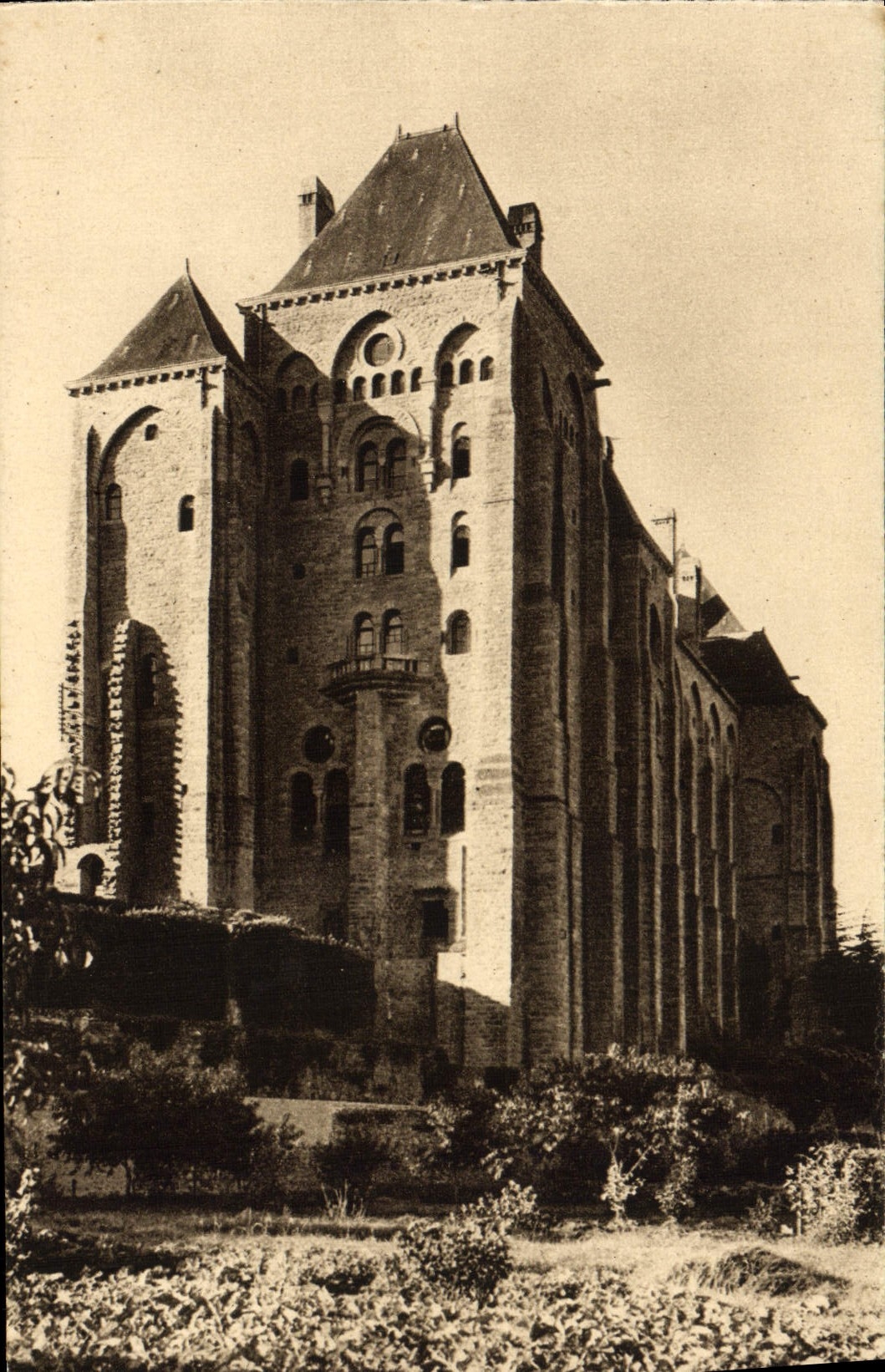 CPA Lafacade Est de l'Abbaye St Pierre de Solesmes