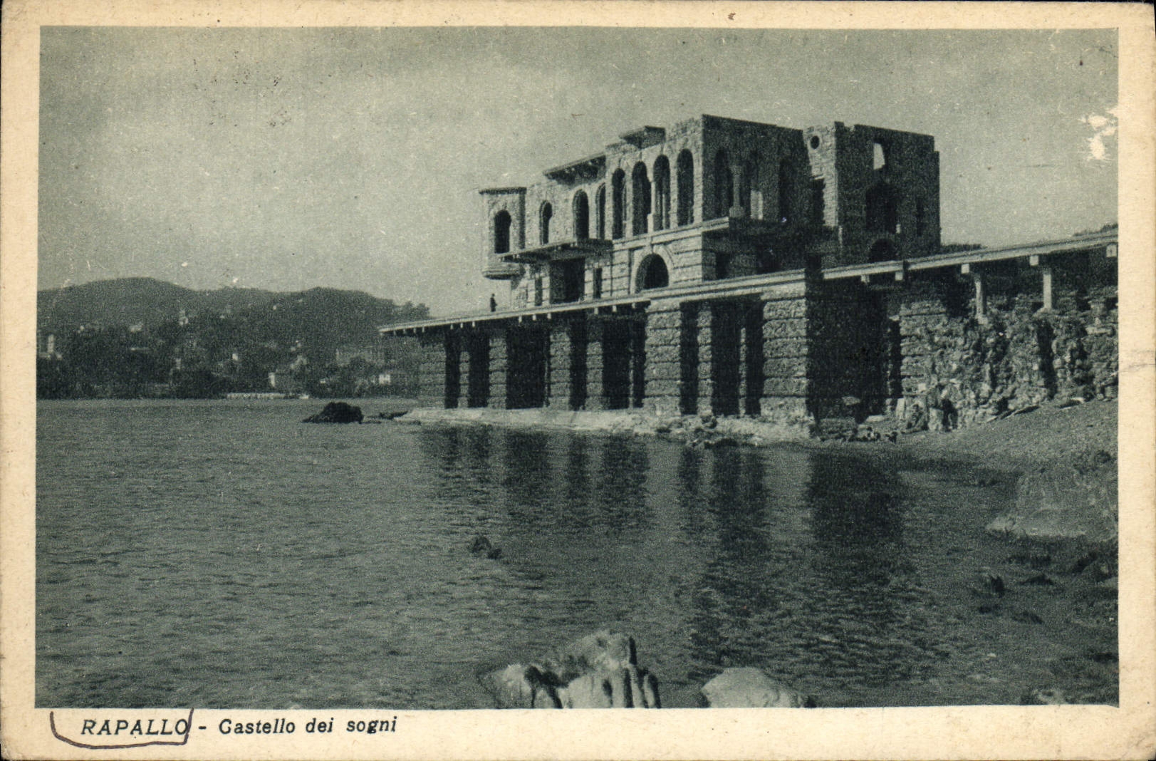 VINTAGE POSTCARD Rapallo Gastello Dei Sogni