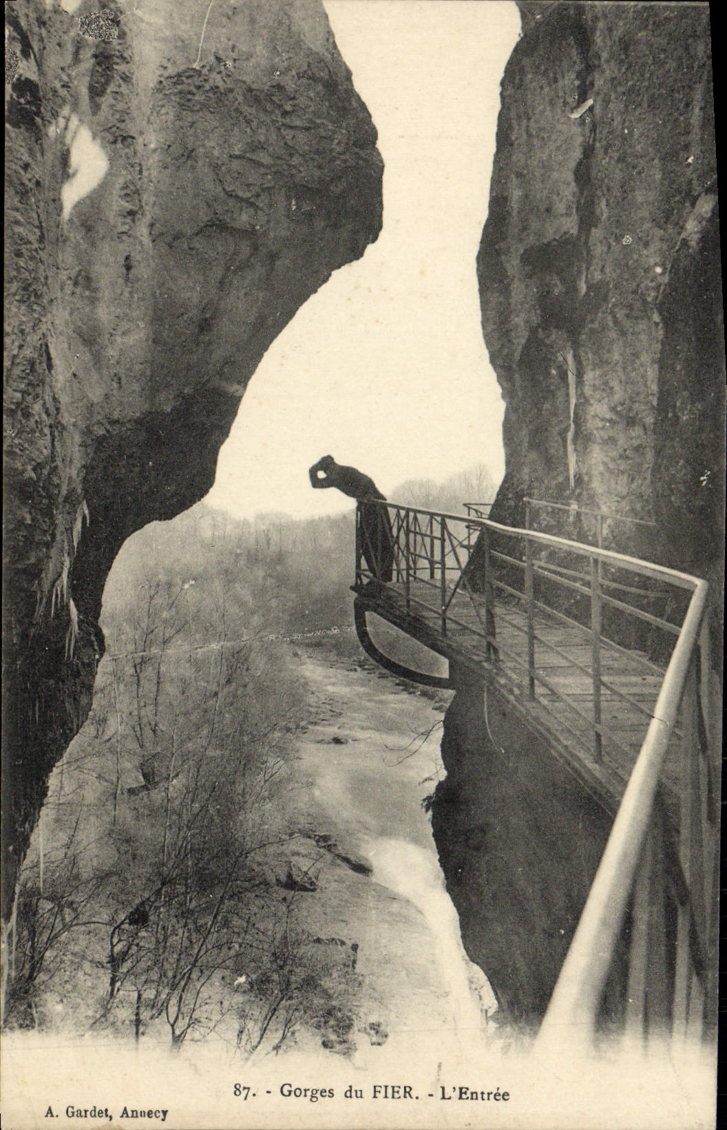 Catarata de la POSTAL de la VENDIMIA de confiar en la entrada