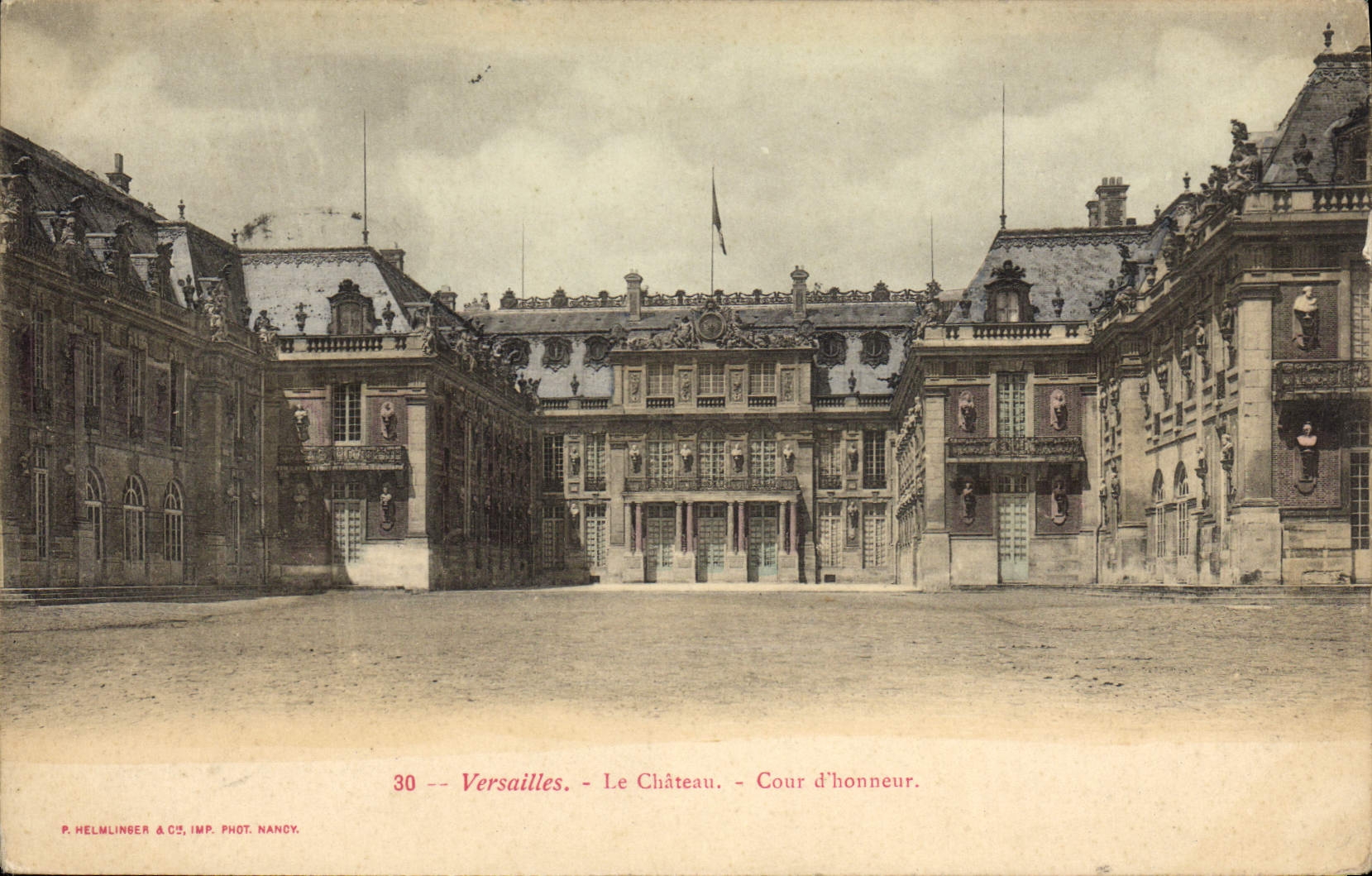 VINTAGE POSTCARD Versailles the Castle Dhonneur Court