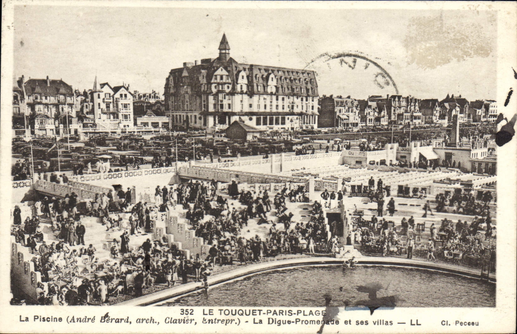 VINTAGE POSTCARD Touquet Paris Beach the swimming pool the dam walk and its villas