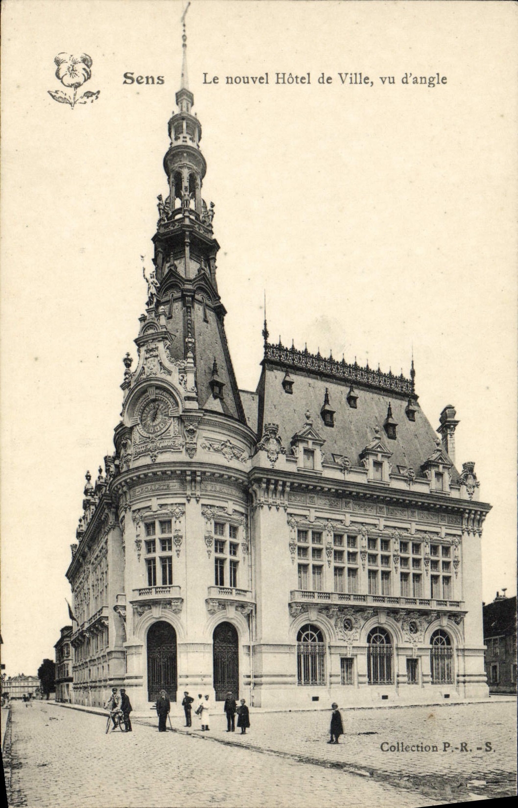 CPA Sens Le Nouvel Hotel De Ville Vu D'angle