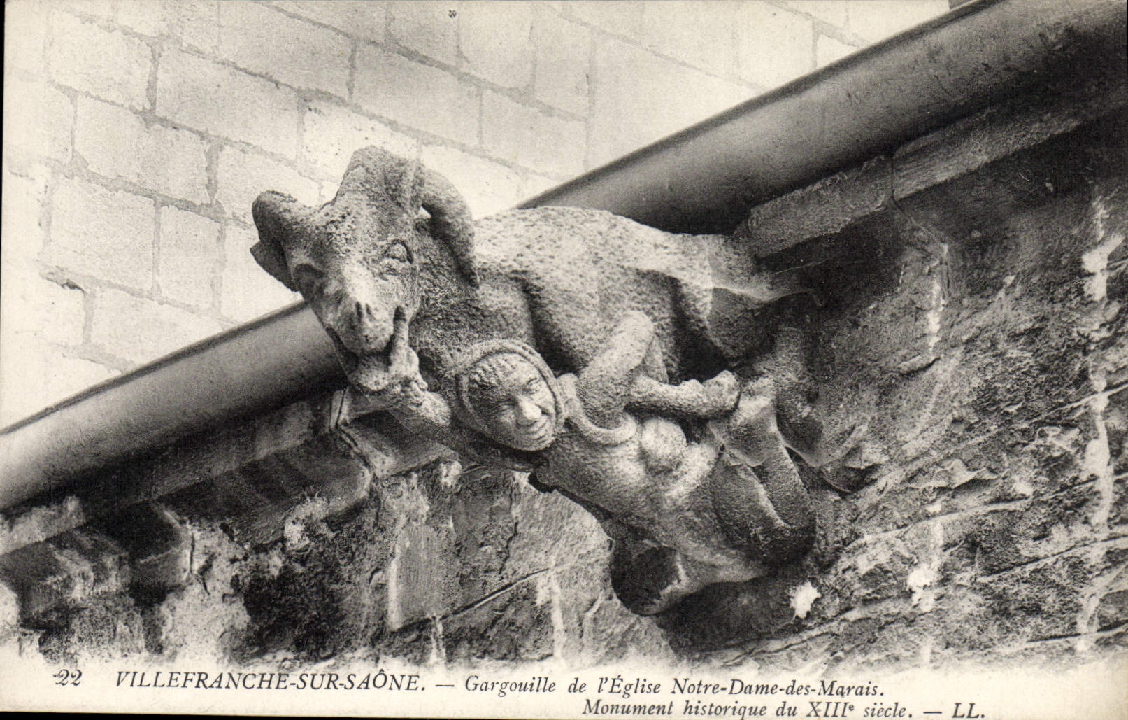 VINTAGE POSTCARD Villefranche On the Saone Waste-gas main De I' Eglise Notre Dame of the Marshes