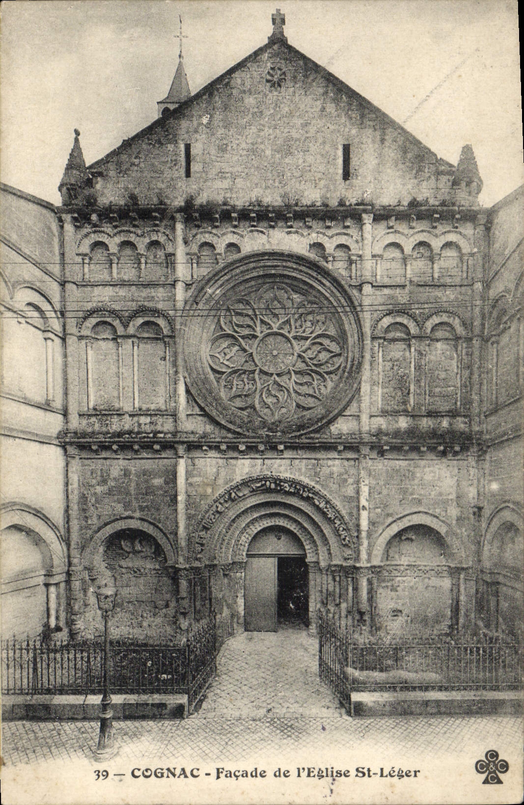 VINTAGE POSTCARD Cognac Frontage De I' Eglise Light St