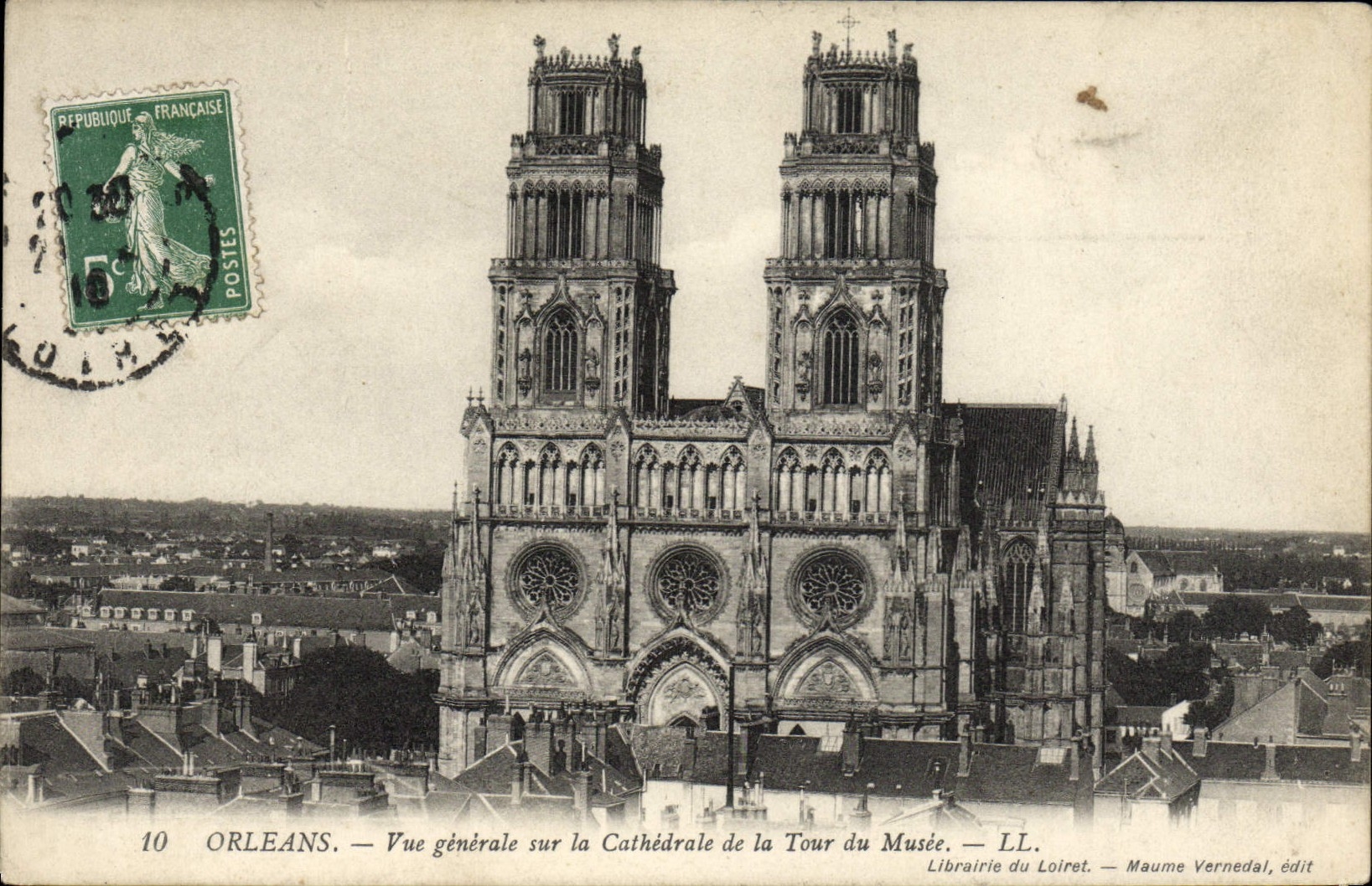 CPA Orleans Vue Generale Sur La Cathedrale De la Tour Du Musee