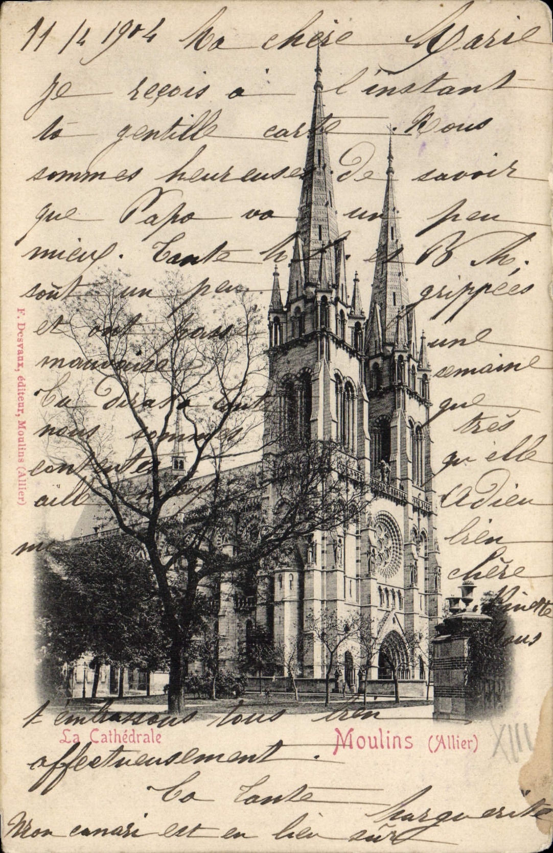 VINTAGE POSTCARD Moulins