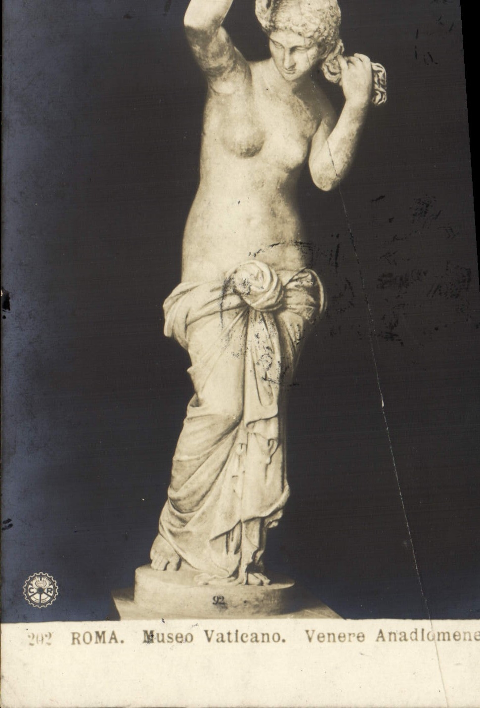 VINTAGE POSTCARD Roma Museo Vaticano Venerates Anadlomene