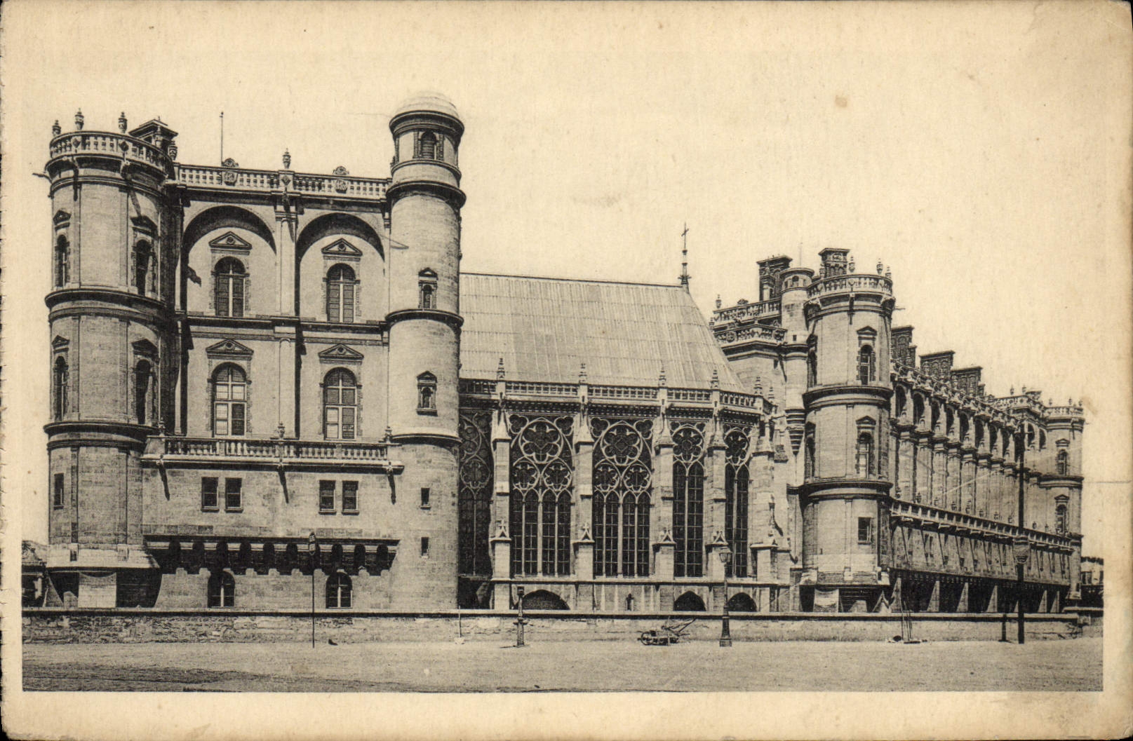VINTAGE POSTCARD Castle of Saint Germain in Bush hammer
