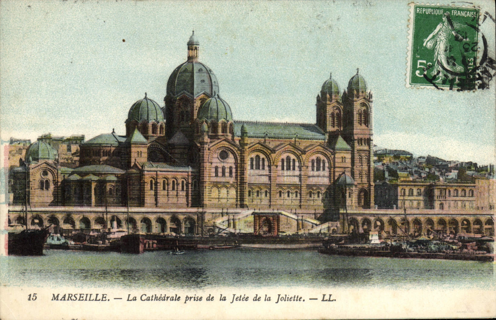 CPA Marseille La Cathedrale prise de la Jetee de la Joliette 