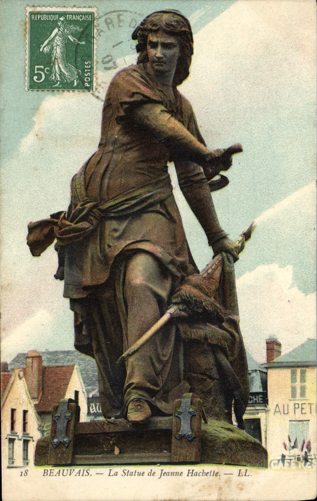 CPA Beauvais La Statue de Jeanne Hachette