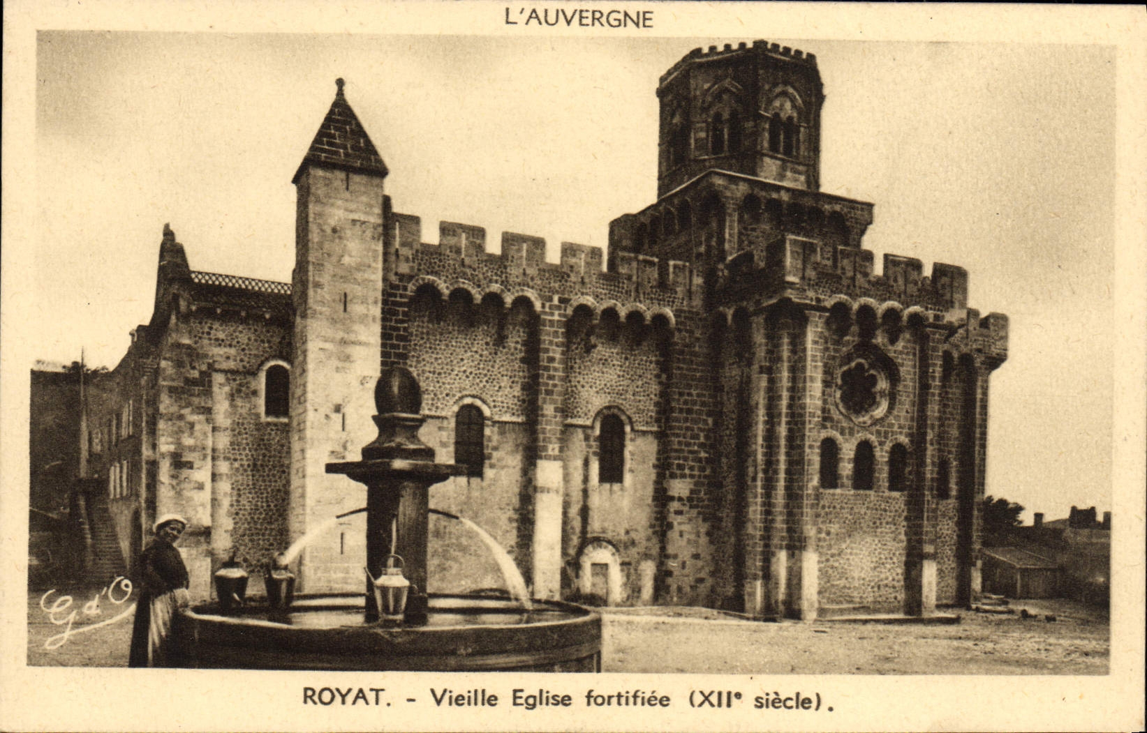 VINTAGE POSTCARD Royat Old woman Church fortifiee