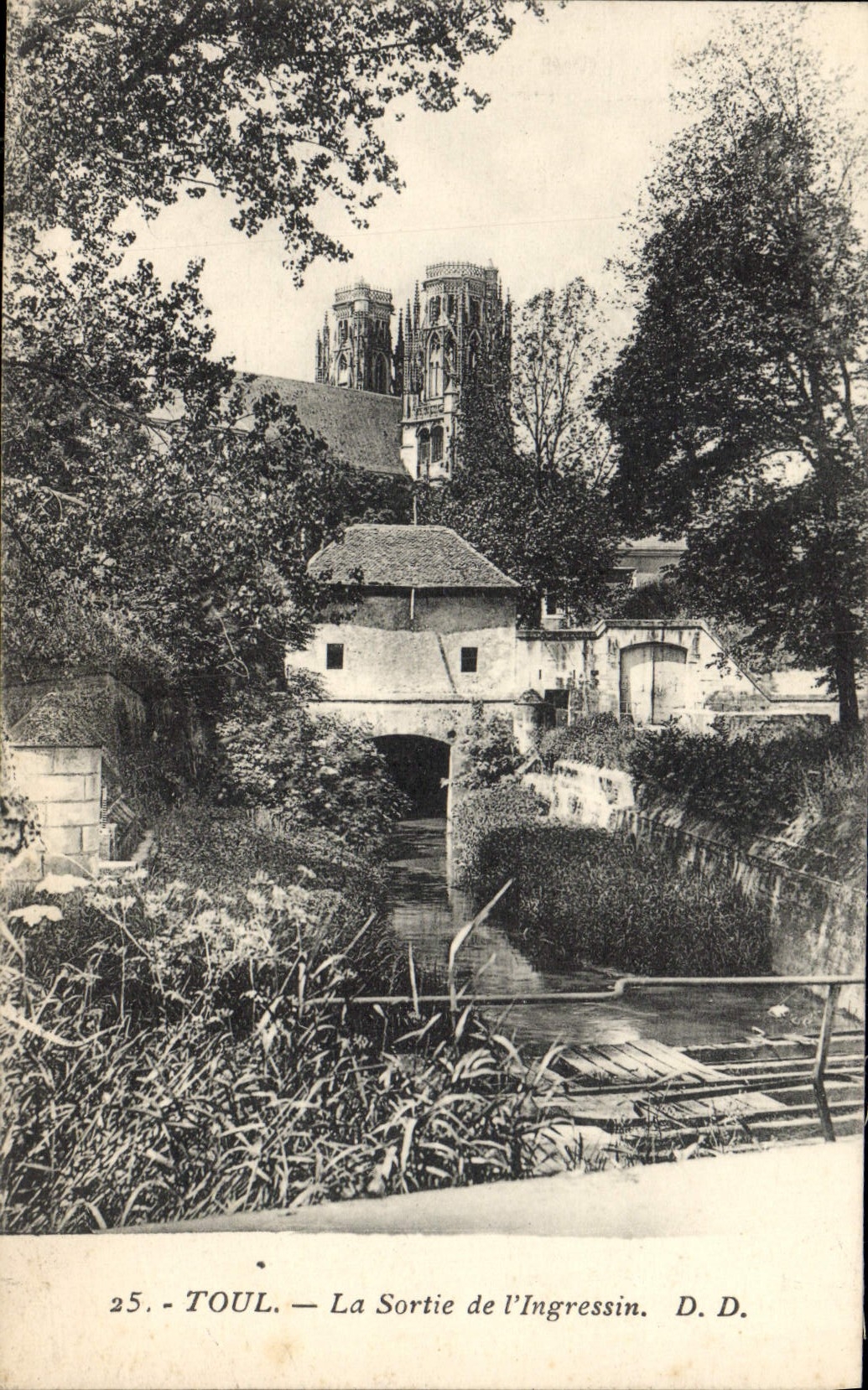 VINTAGE POSTCARD Toul the Exit of the ingressin