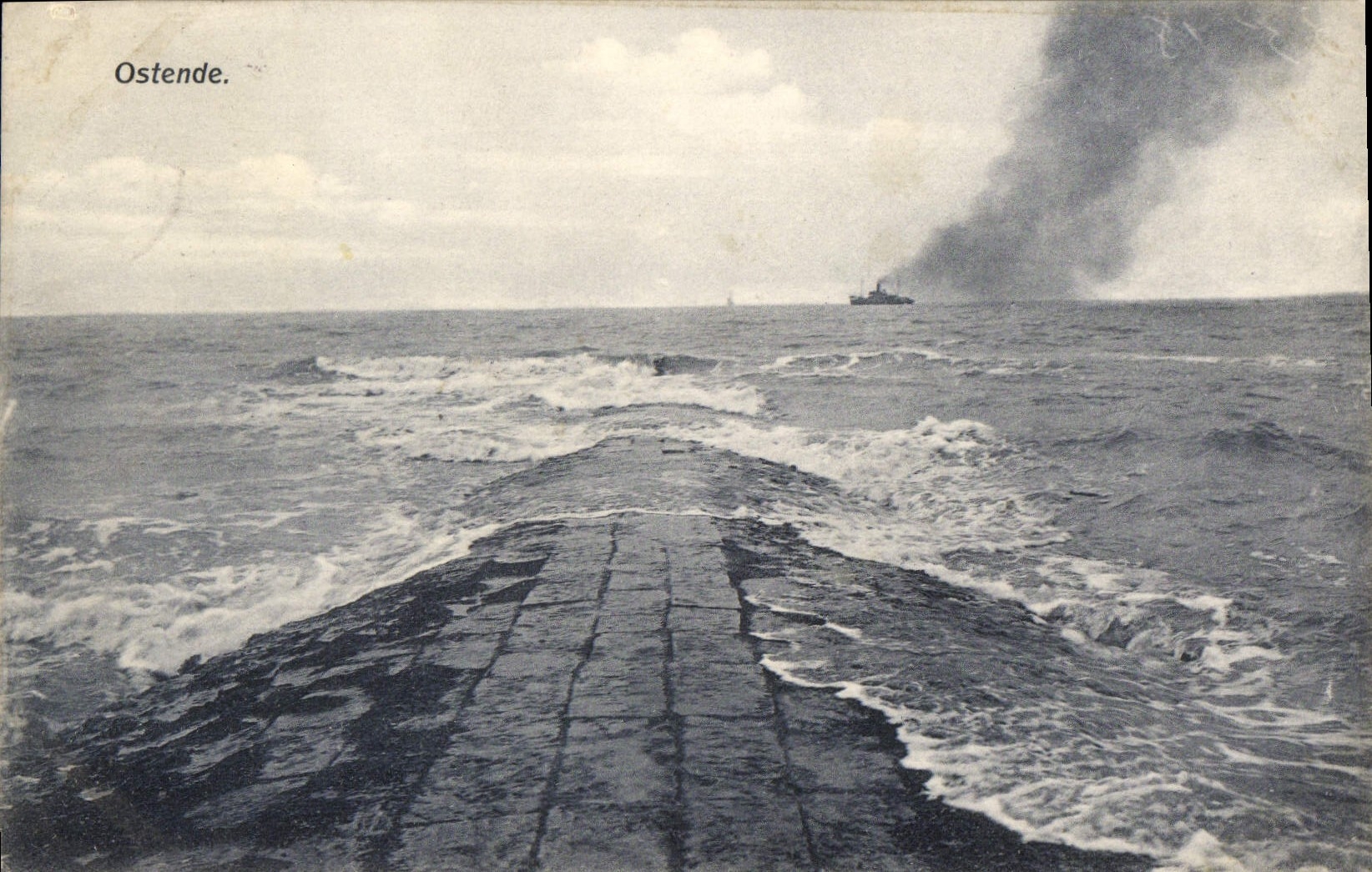 VINTAGE POSTCARD Ostend Boat