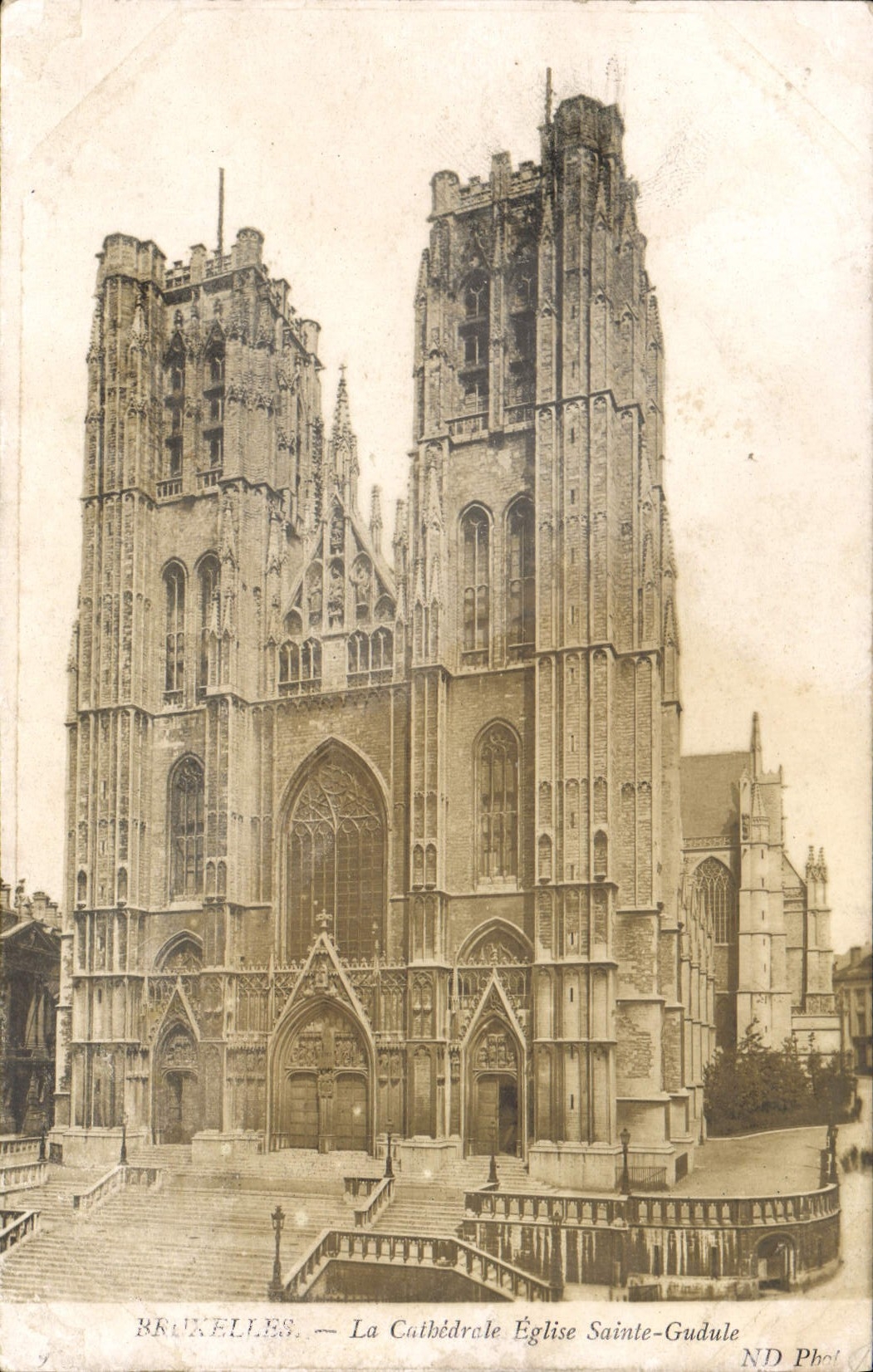 CPA Bruxelles La Cathedrale Eglise Sainte Gudule