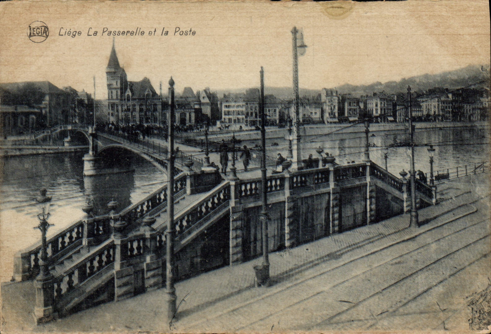 VINTAGE POSTCARD Liege the Footbridge and the Post office