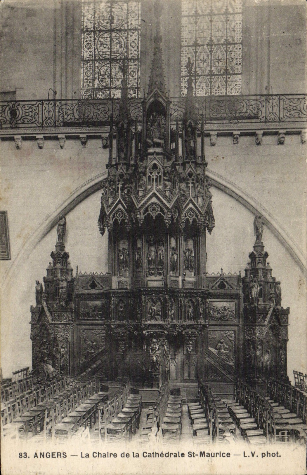 La POSTAL de la VENDIMIA encoleriza el púlpito de la catedral Mauricio Saint