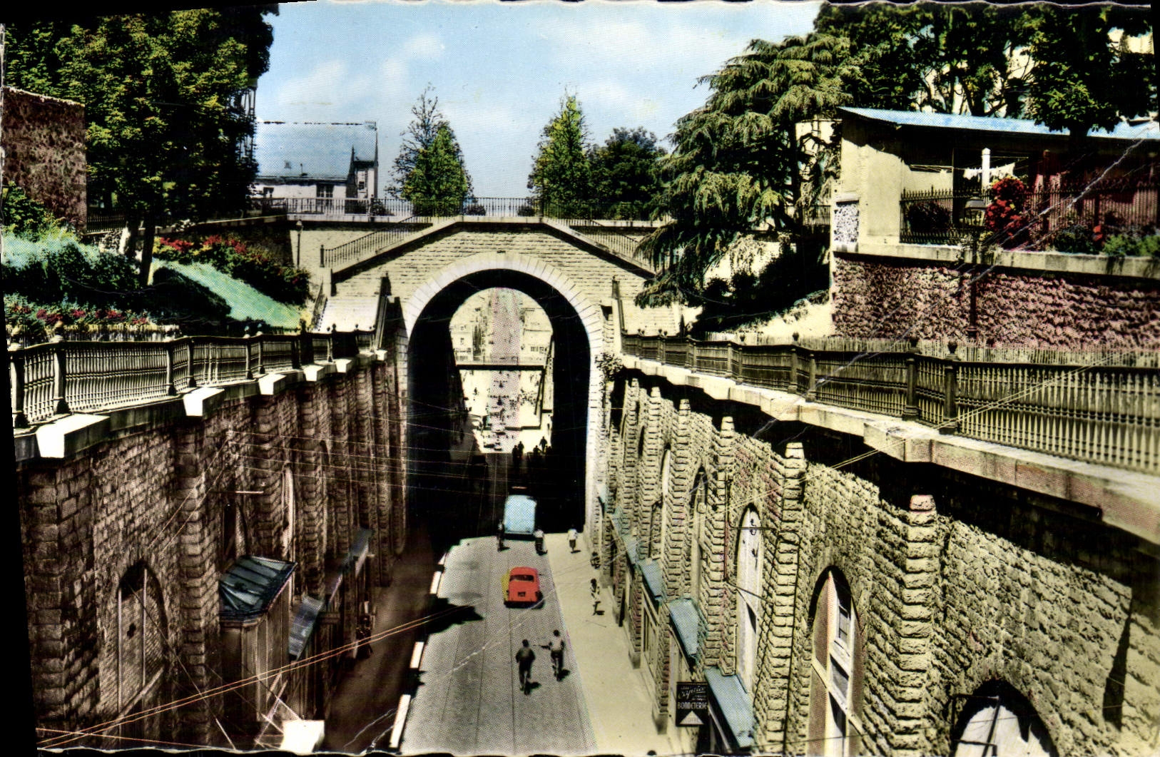 MODERN CARD Mans the Tunnel