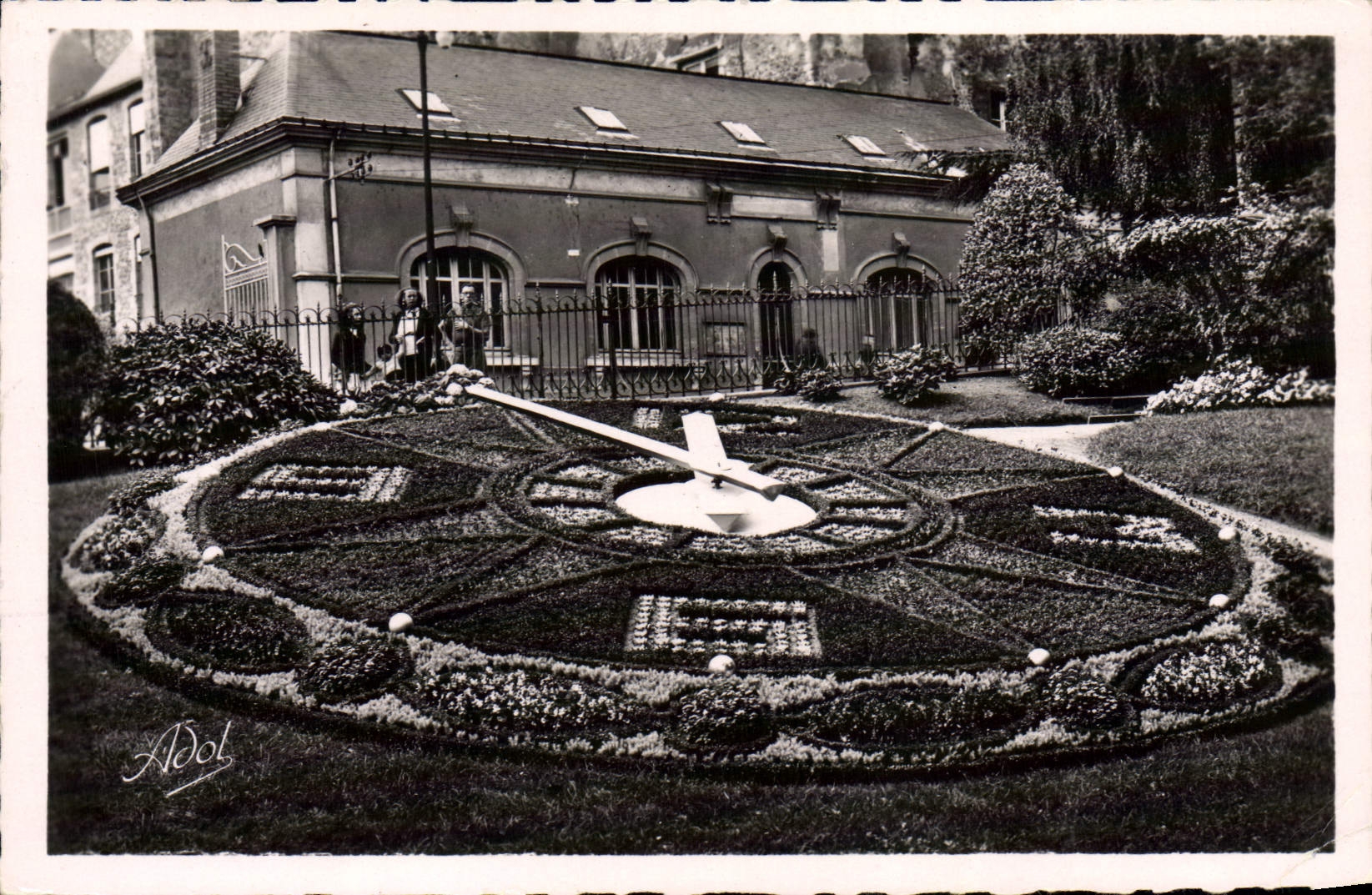 MODERN CARD Mans the floral clock Loullier