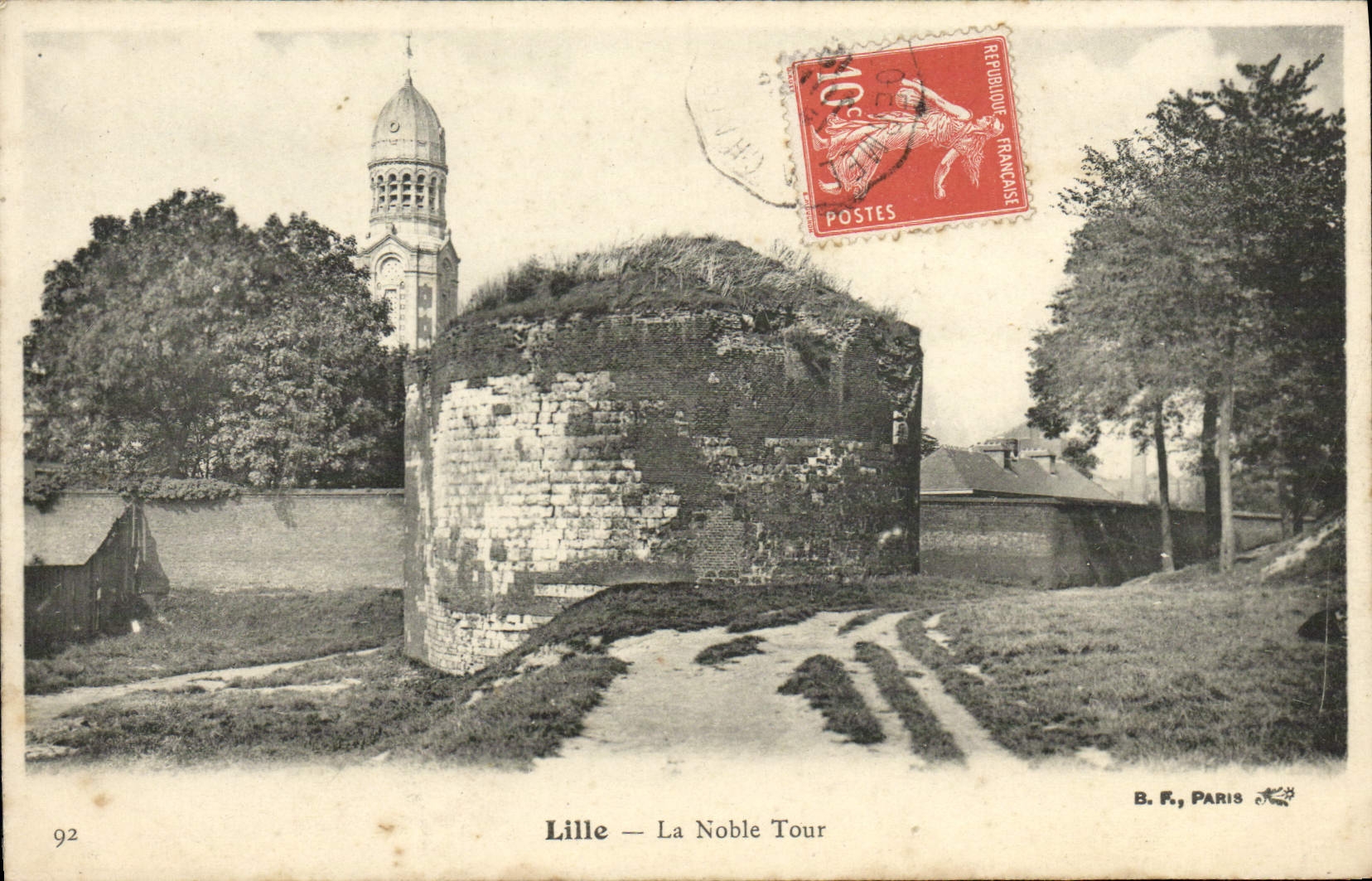 VINTAGE POSTCARD Lille the Noble Tower