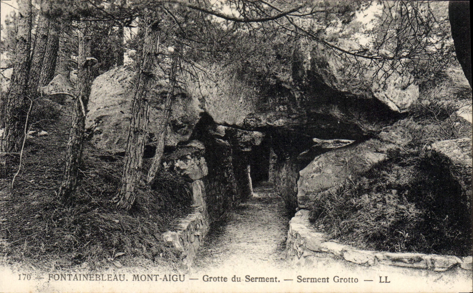 CPA Fontainebleau Mont Aigu Grotte du Serment