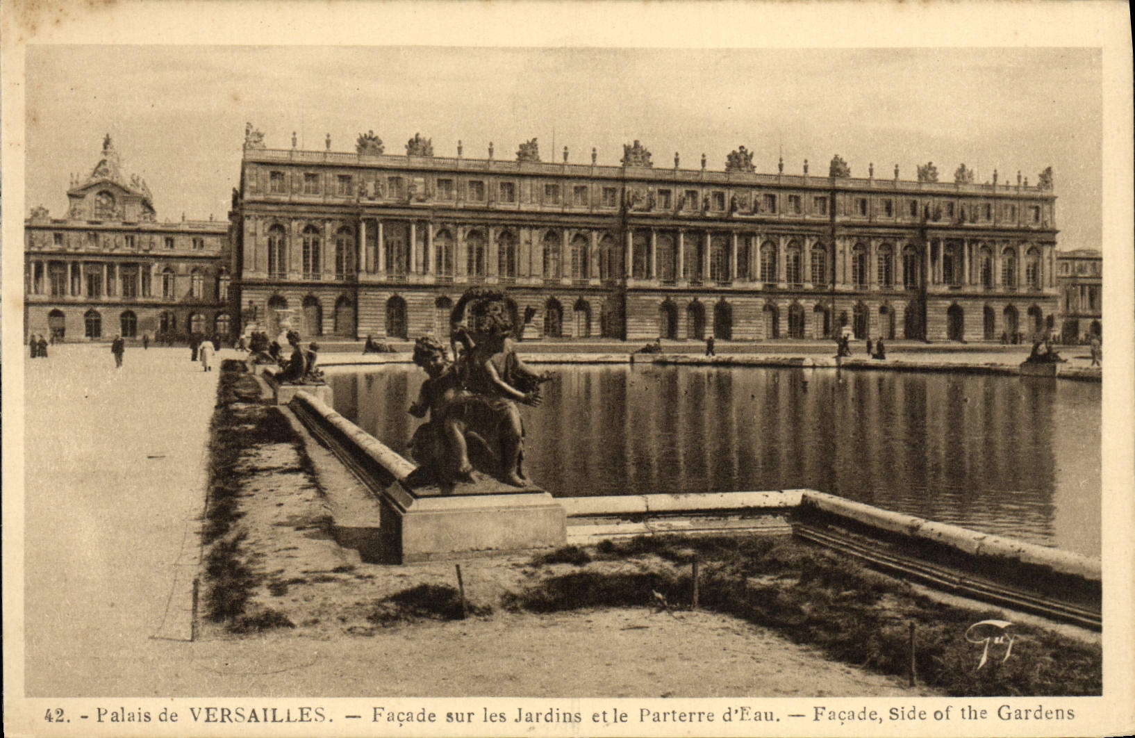 CPA Versailles Facade sur les Jardins et le Parterre d'eau