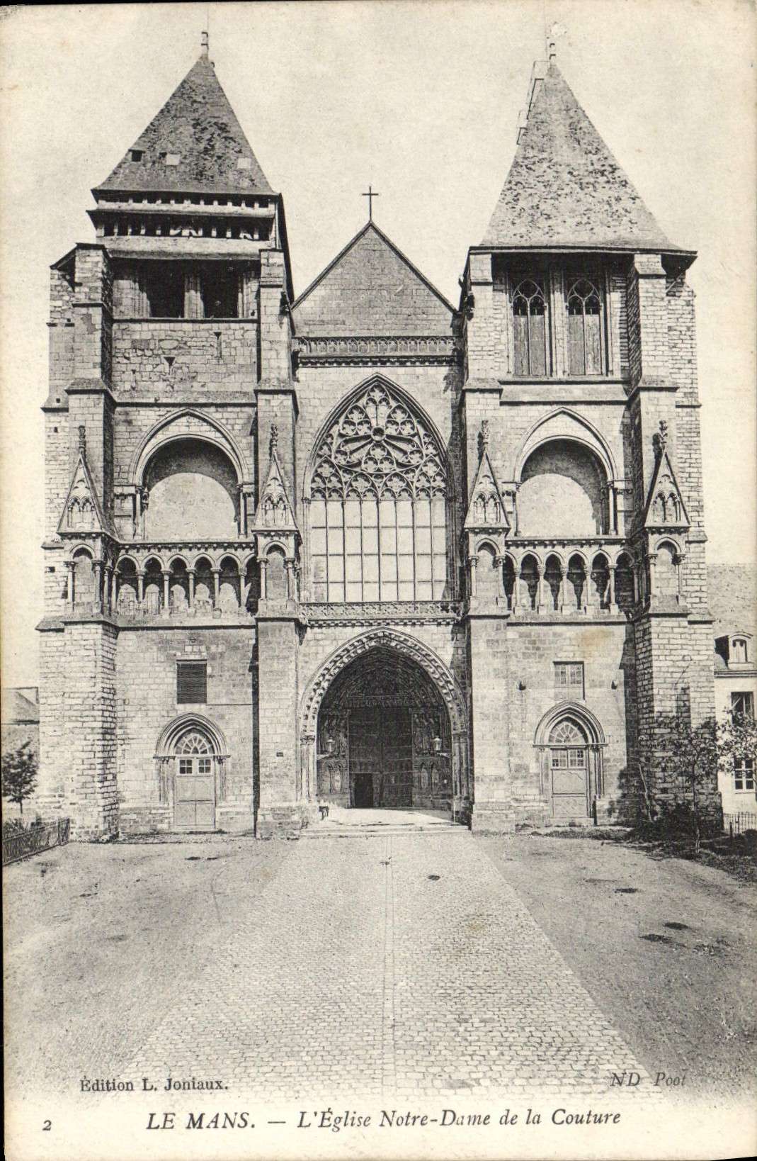 VINTAGE POSTCARD Mans the Notre Dame Church Of the Seam