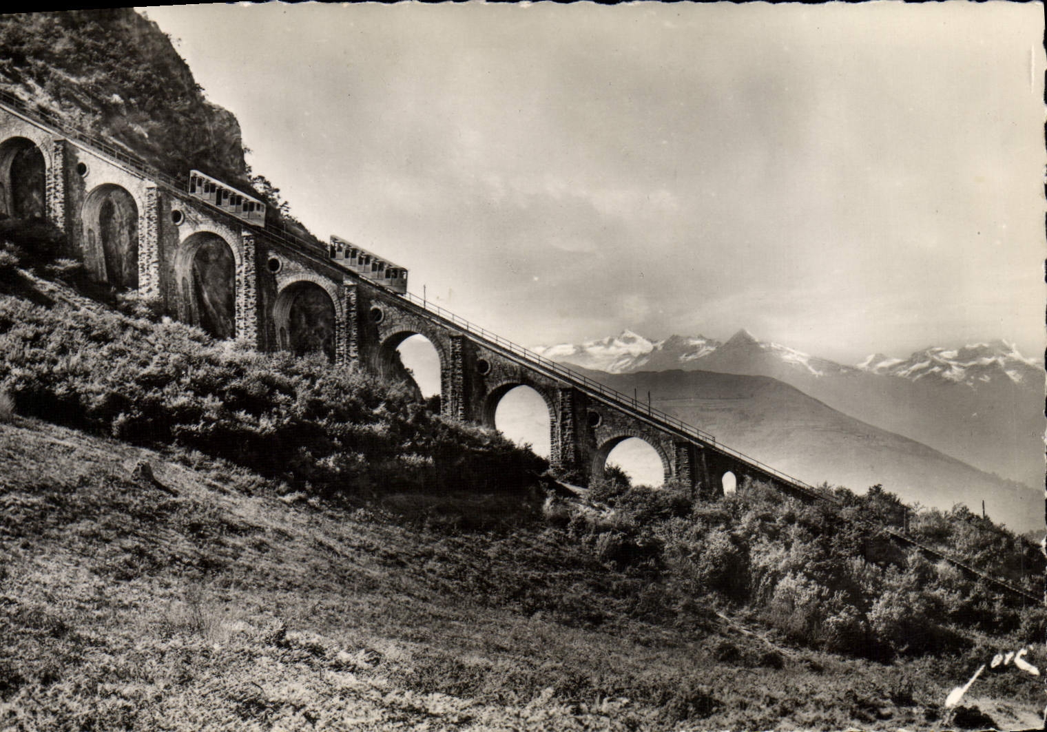 VINTAGE POSTCARD Heavy the viaduct of the Peak of Jer and the Pyrenees