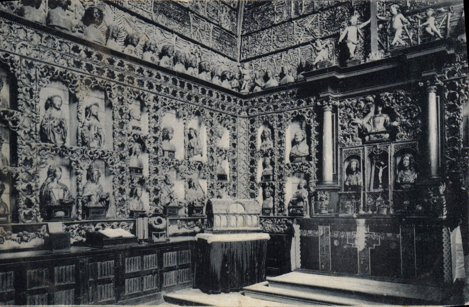 VINTAGE POSTCARD Koln has Rh St Ursula Schatzkammer