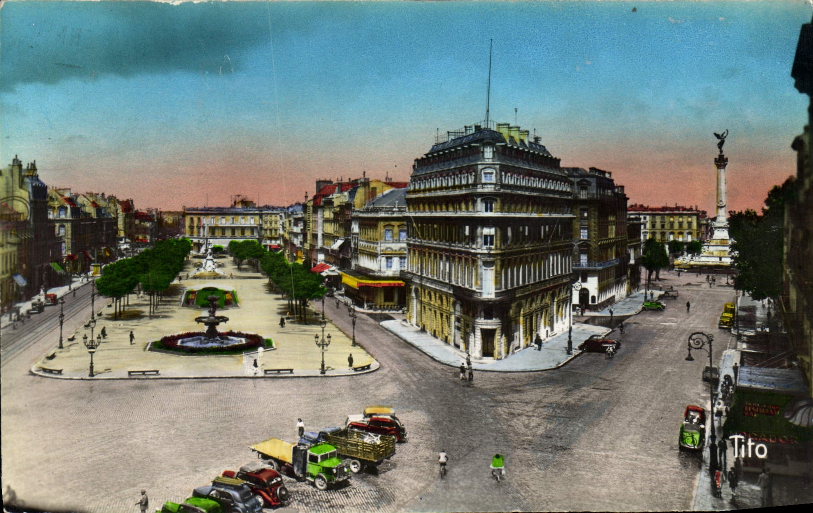 CPA Bordeaux Les Allees De Tourny
