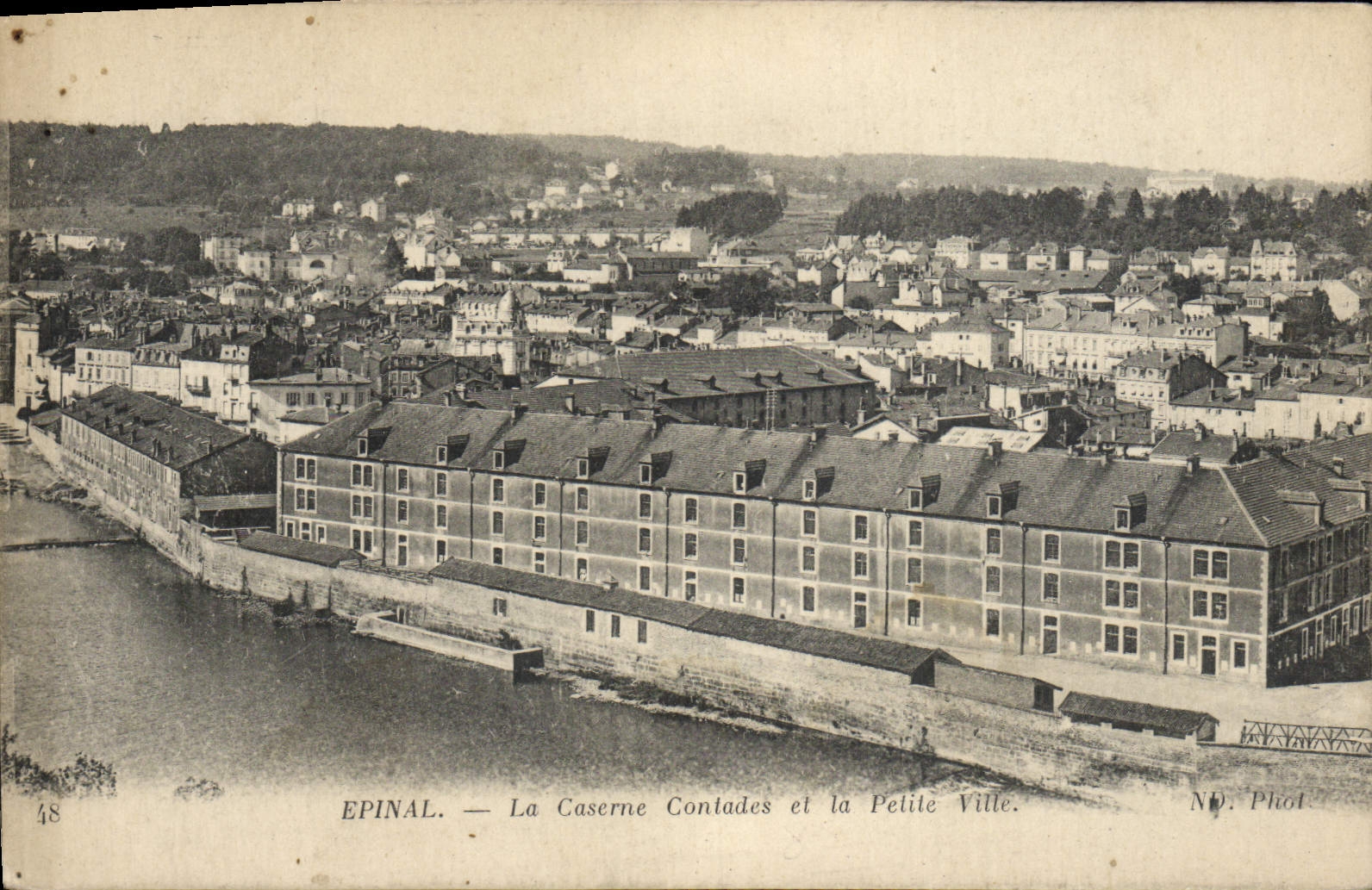 VINTAGE POSTCARD Epinal the Contades Barracks And the Militaria Small town