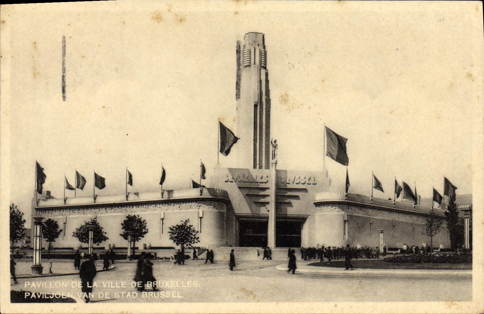 VINTAGE POSTCARD House Of the Town Of Brussels Fair 1935