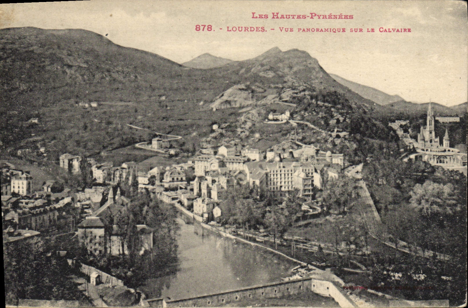 Opinión panorámica de las puertas del cabo de la POSTAL de la VENDIMIA sobre el martirio