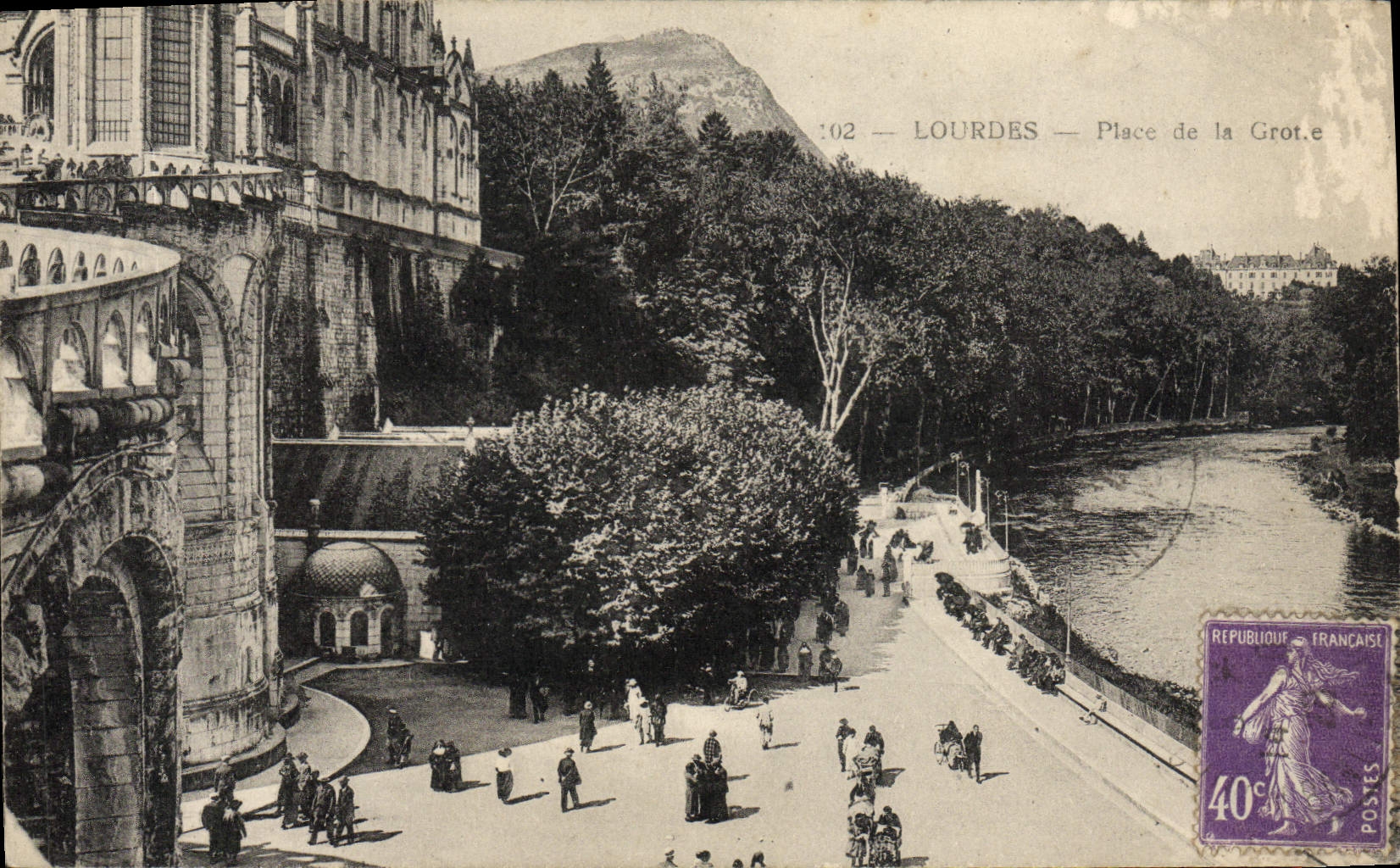 VINTAGE POSTCARD Lourdes Places Cave