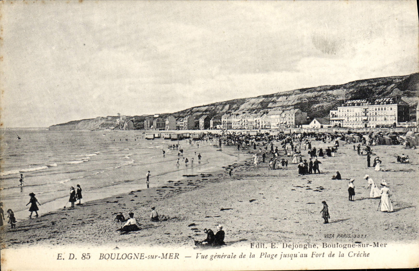 VINTAGE POSTCARD Boulogne On Sea View Of the Beach Until At the height Of the Crib