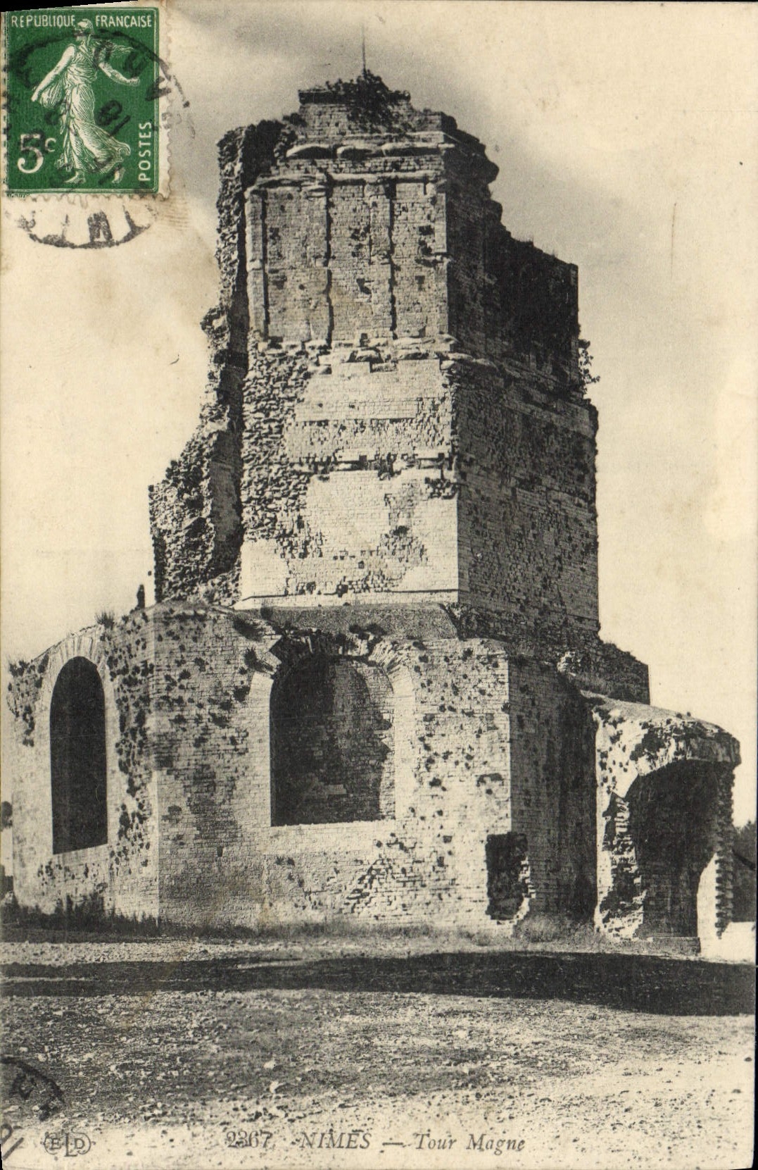CPA Nimes La Tour Magne