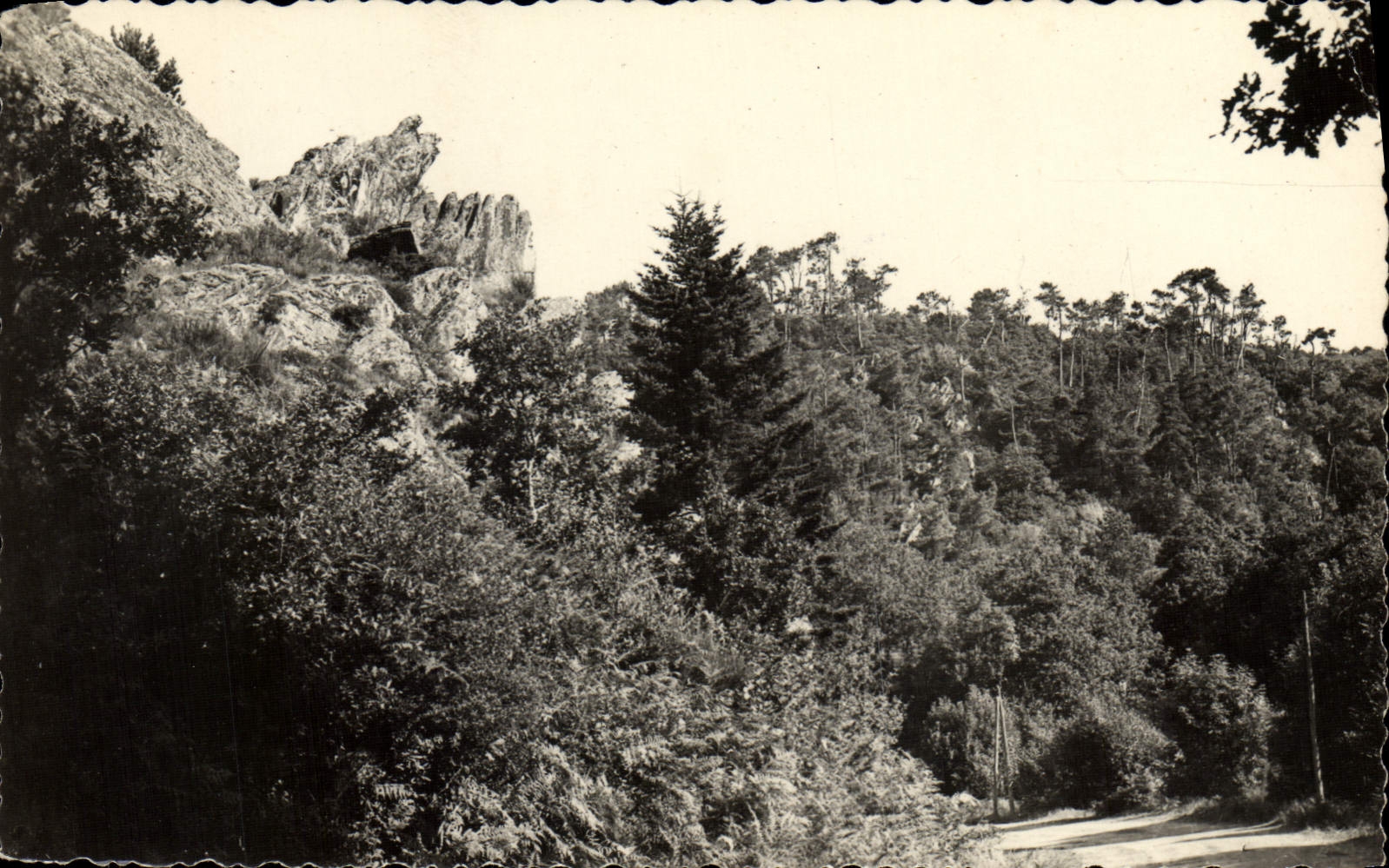 MODERN CARD Wall Of Brittany the Valley De Poulancre