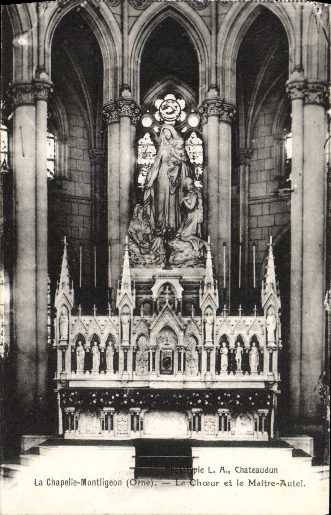 CPA La Chapelle Montligeon Le Choeur Et Le Maitre Autel