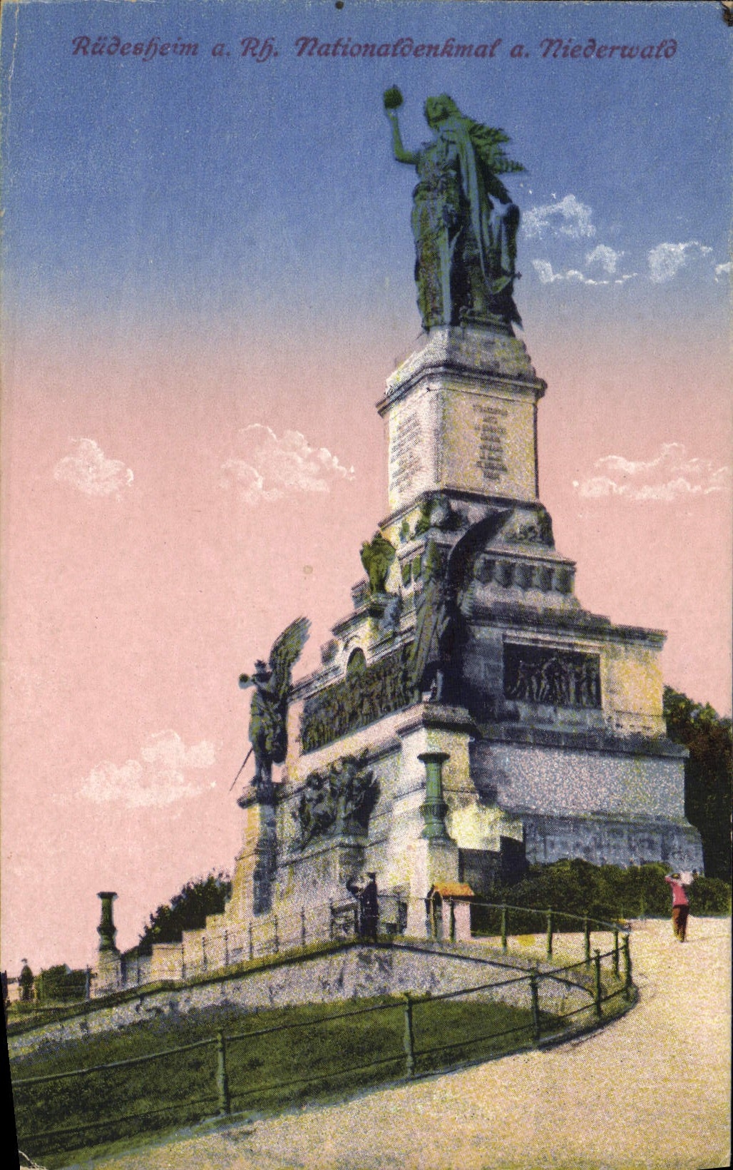 VINTAGE POSTCARD Rudesheim Nationadenkmal
